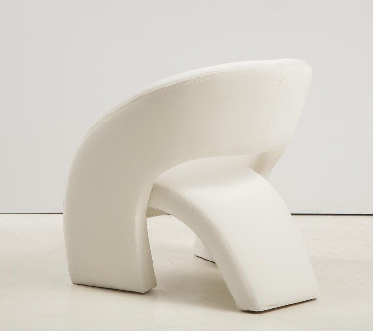 'LunaSedia' Sculpted Armchair In New Condition For Sale In New York, NY