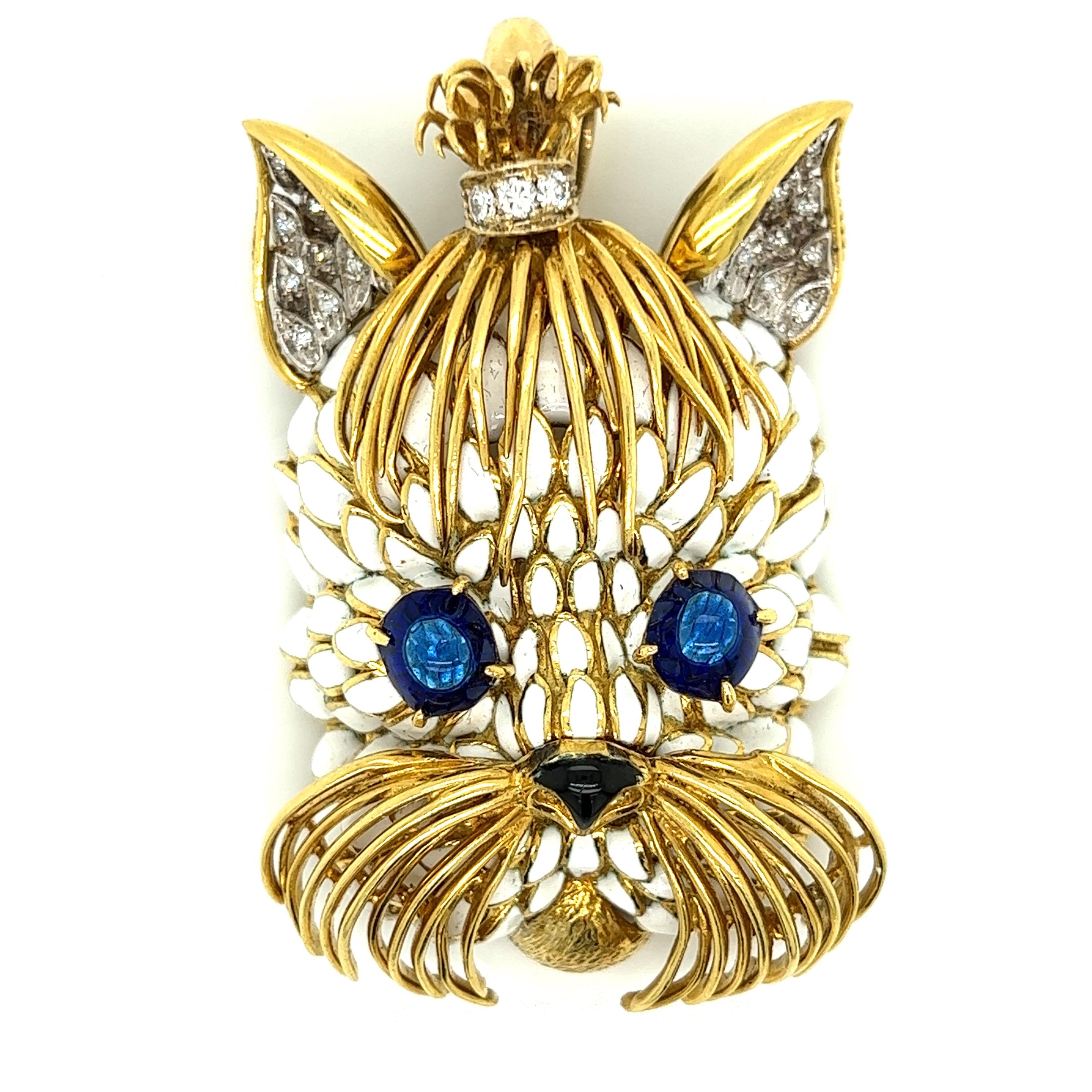 Dieses sensationelle Erbstück ist ein einzigartiger Anhänger aus 18 Karat Gelbgold.  Er ist mit weißer und blauer Emaille und runden Diamanten verziert.  Von dem italienischen Designer Lunati Gioielli.   Dieser entzückende Yorkie misst 2,10
