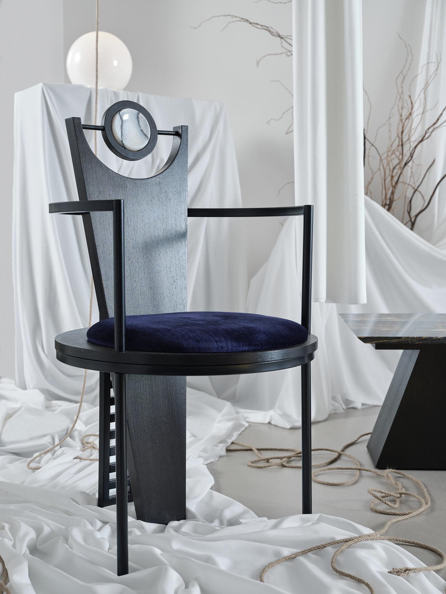 Silla Lunatro, Madera, Metalistería, Terciopelo Azul, Detalle Mármol, Studio Mohs Moderno en venta