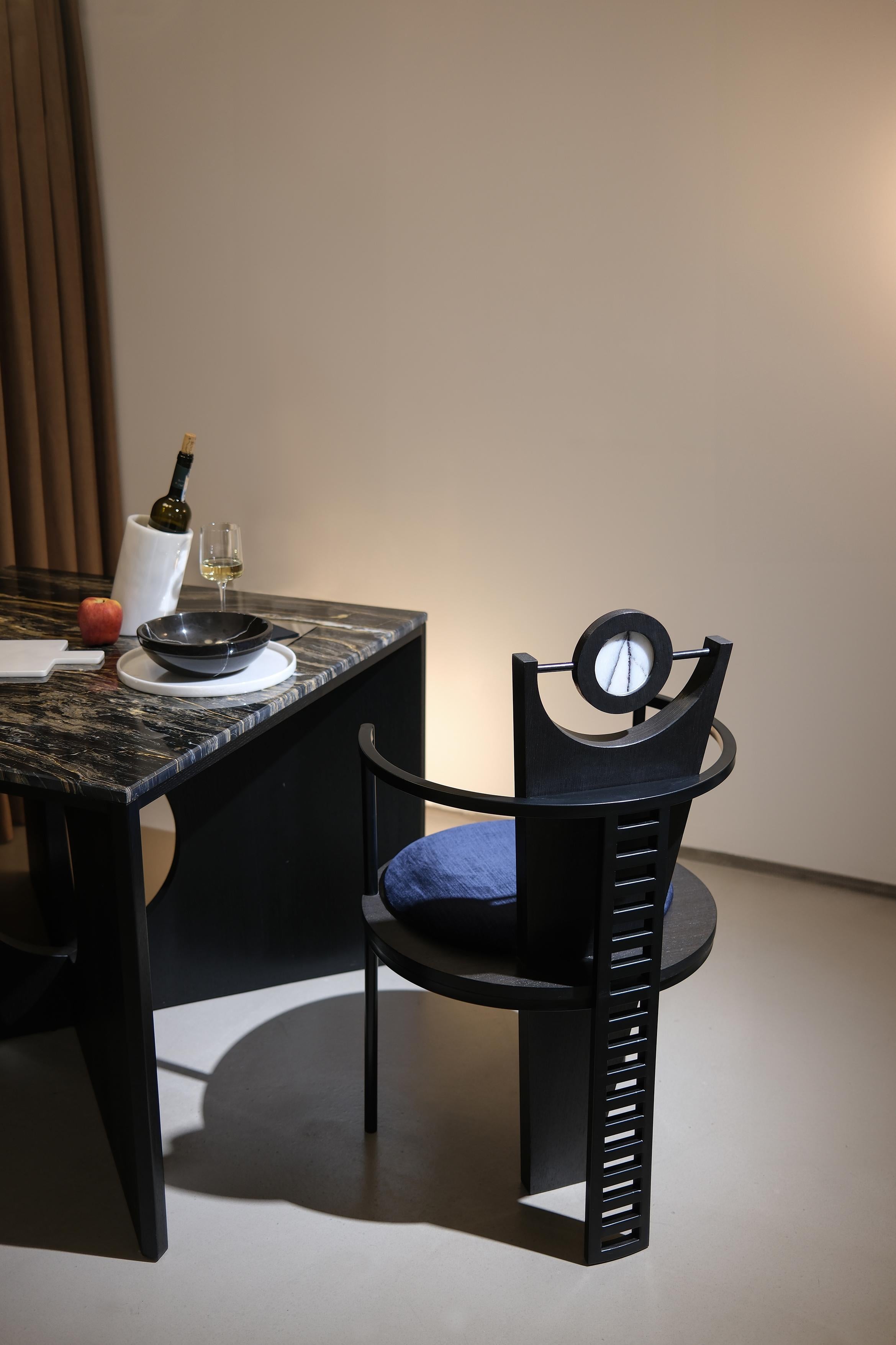 Silla Lunatro, Madera, Metalistería, Terciopelo Azul, Detalle Mármol, Studio Mohs Turco en venta