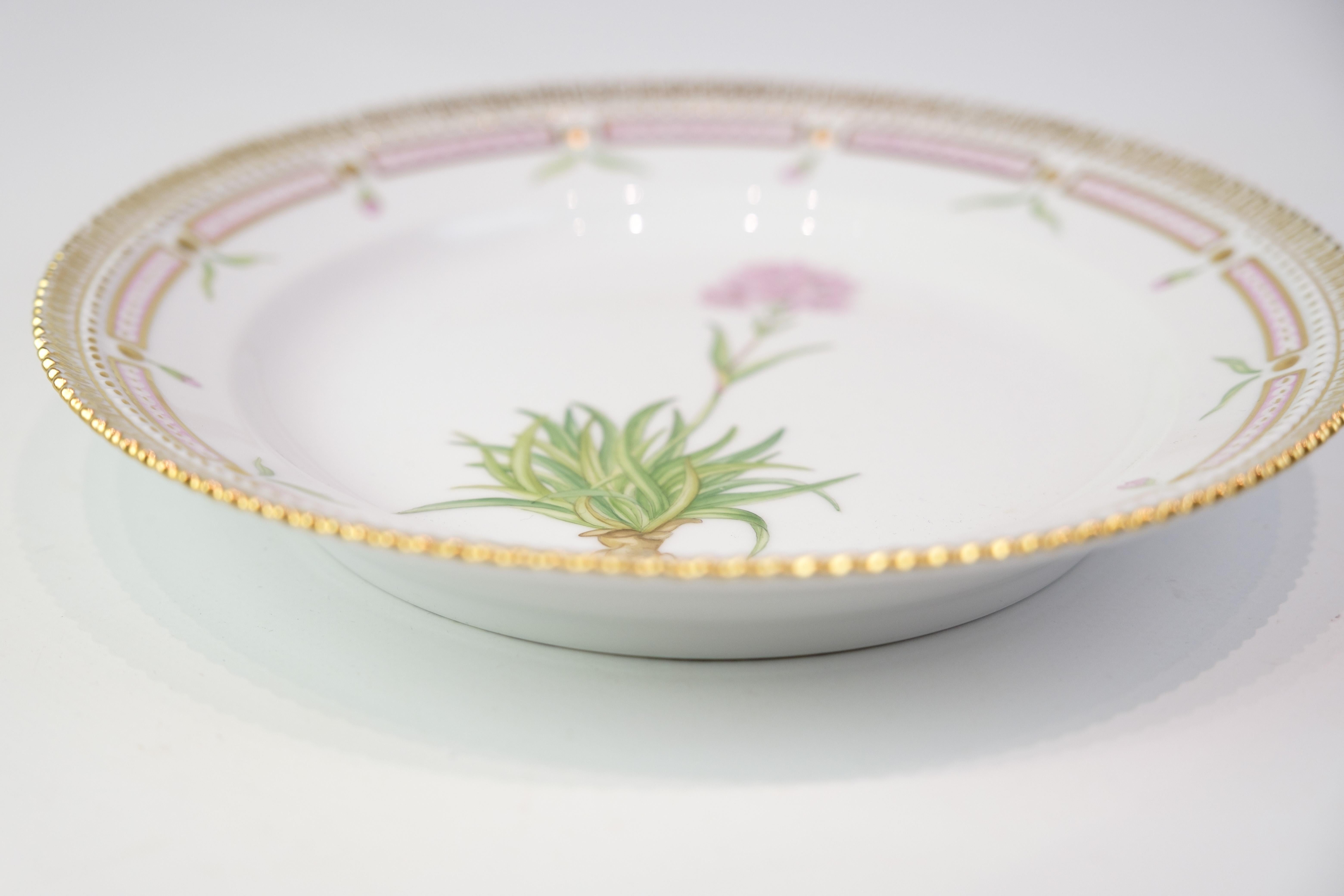 Speiseteller Dekoration Nr. 20/3550 Flora Danica von Royal Copenhagen aus den 1960er Jahren im Angebot 2