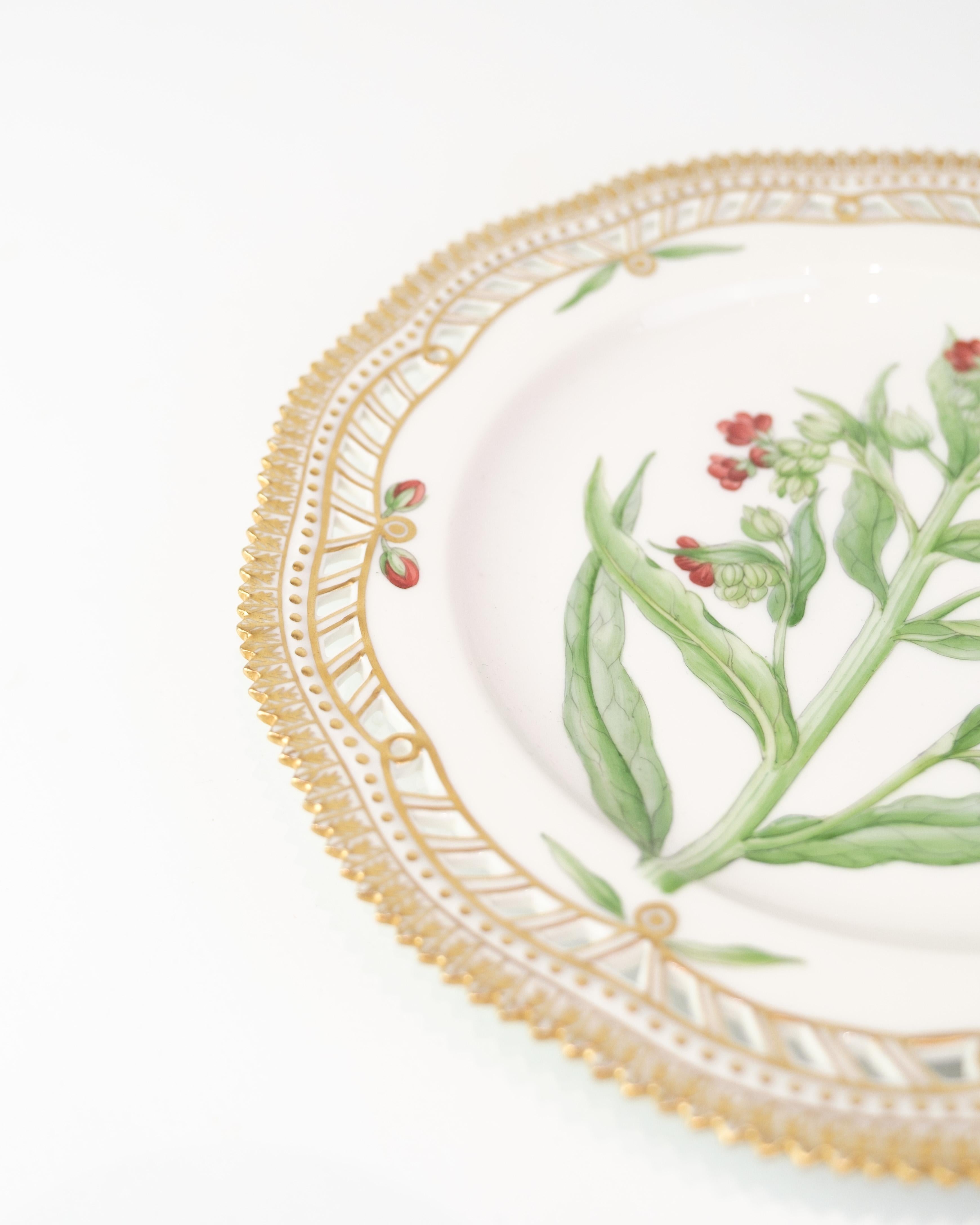 Speiseteller Dekoration Nr. 20/3554 Flora Danica von Royal Copenhagen aus den 1960er Jahren (Dänisch) im Angebot