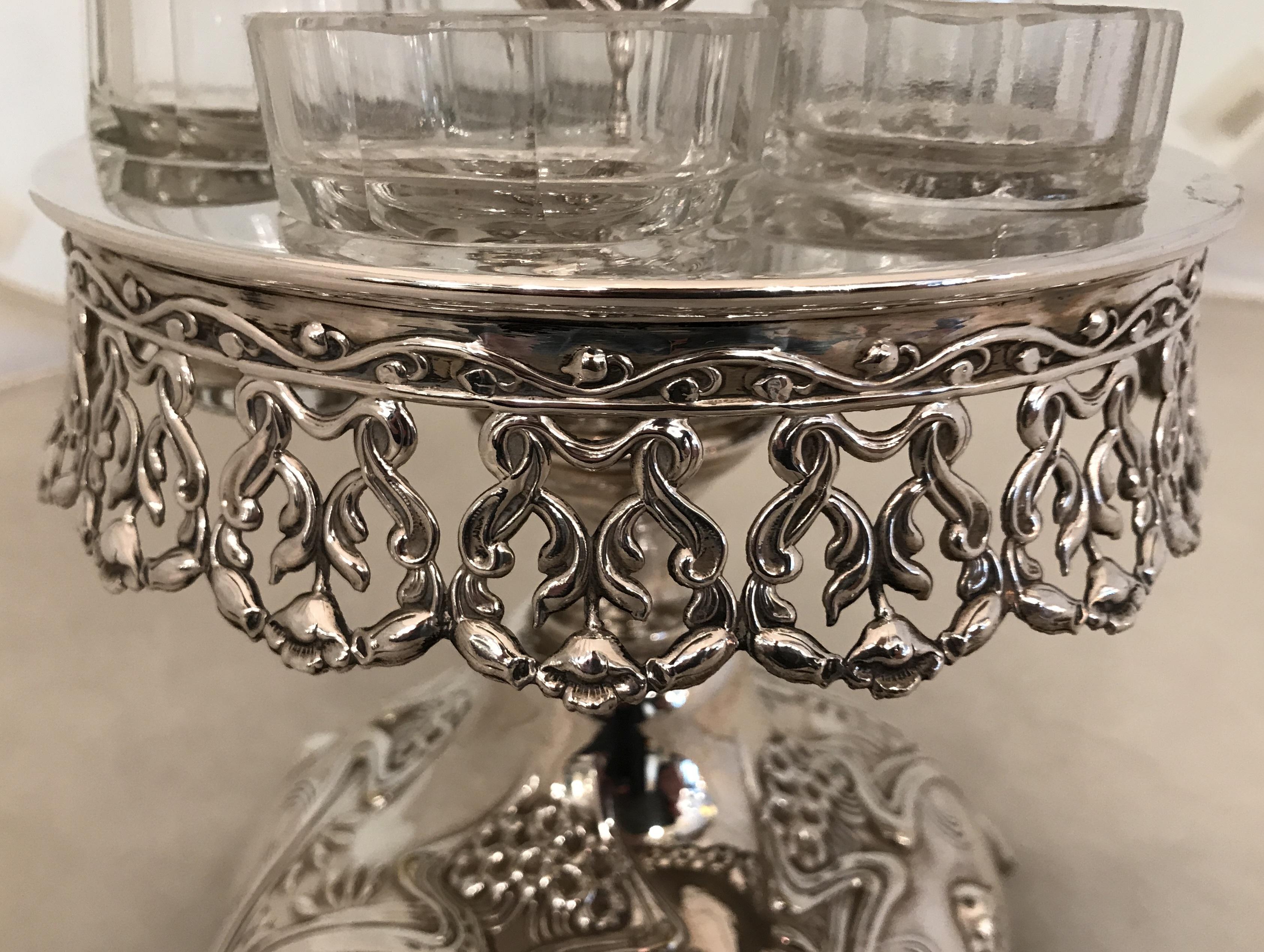 Luncheon- und Esstellerkrug, Jugendstil, Freiheit, 1900 im Zustand „Gut“ im Angebot in Ciudad Autónoma Buenos Aires, C