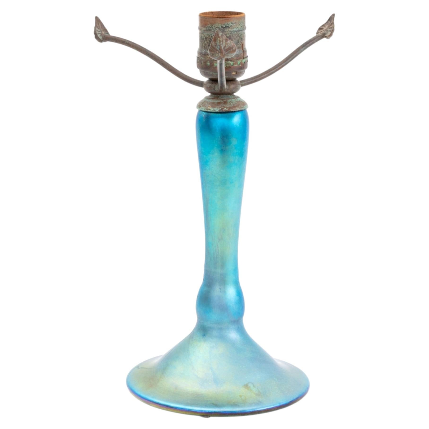 Base per lampada da tavolo in vetro artistico blu iridescente di Lundberg Studios, 1983