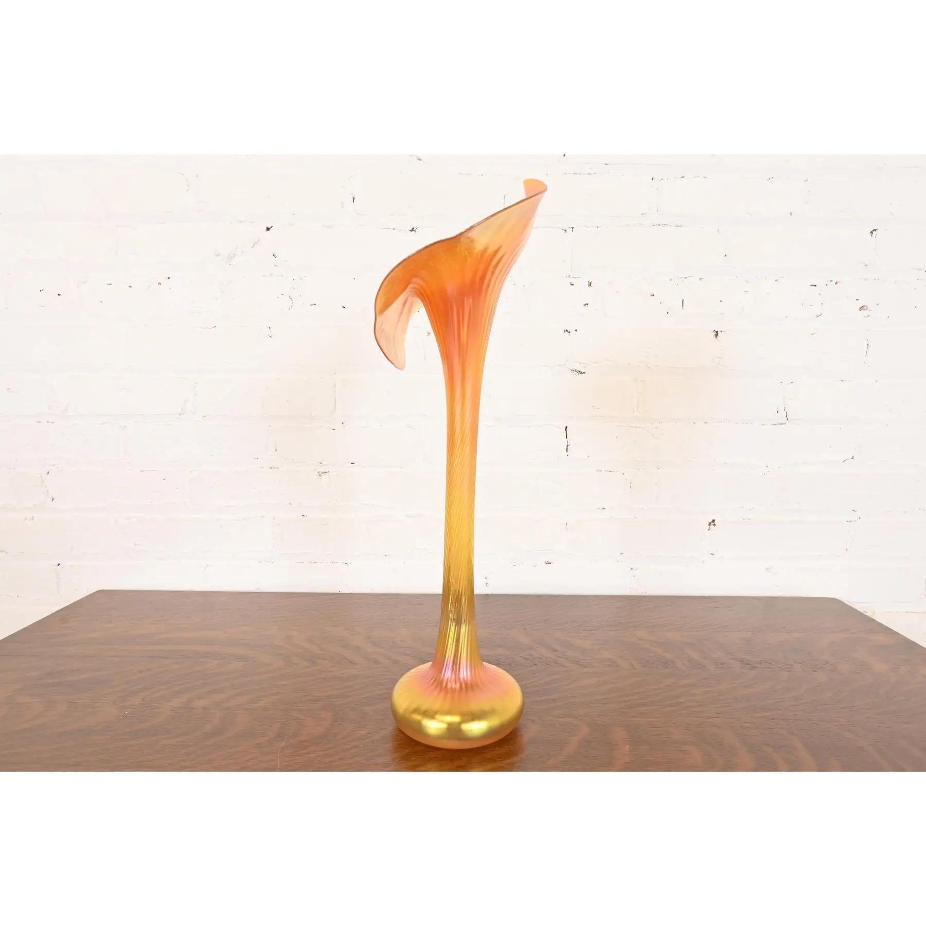 Lundberg Studios Jack in the Pulpit Große Blume Form schillernde Kunst Glas Vase im Angebot 3