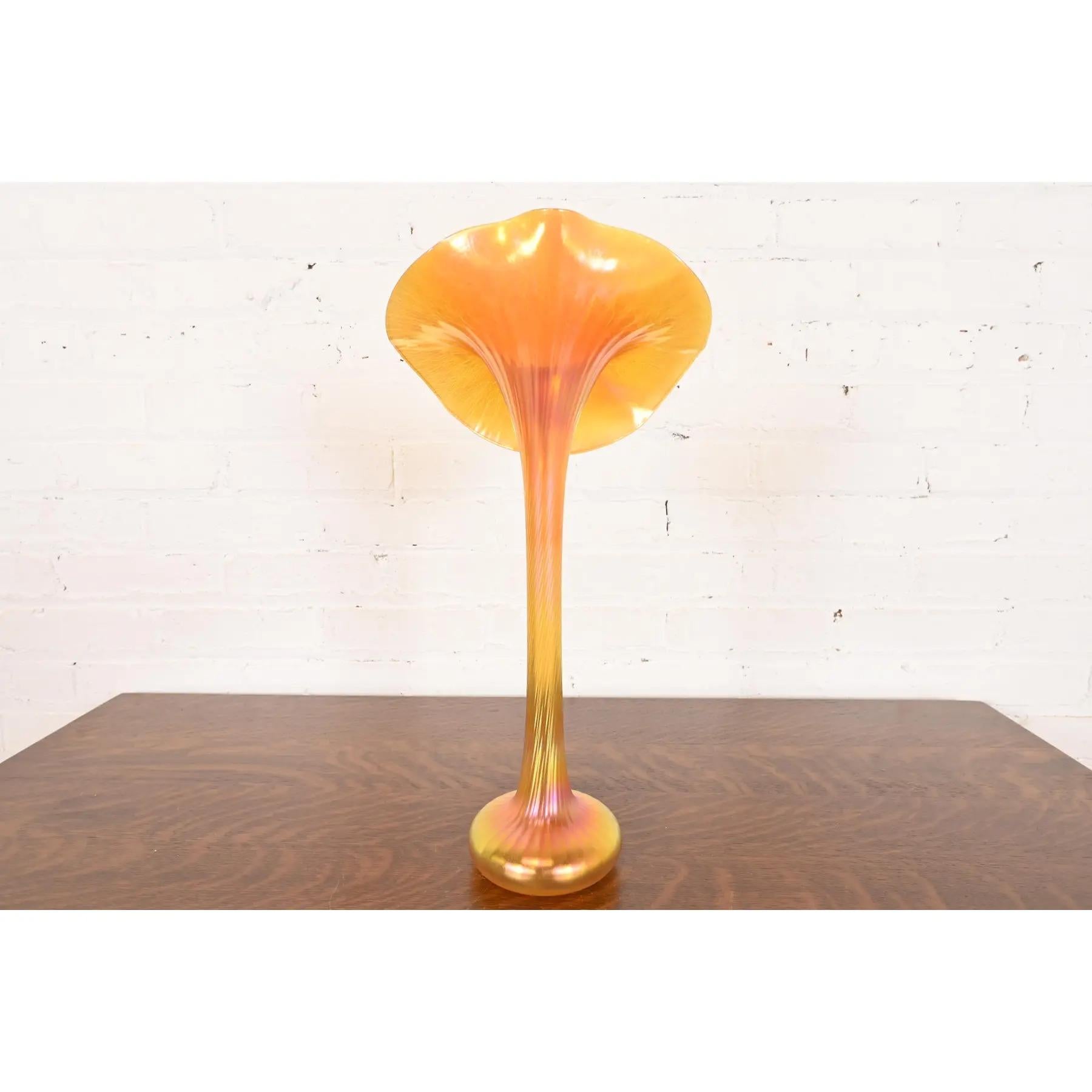 Lundberg Studios Jack in the Pulpit Große Blume Form schillernde Kunst Glas Vase im Angebot 4