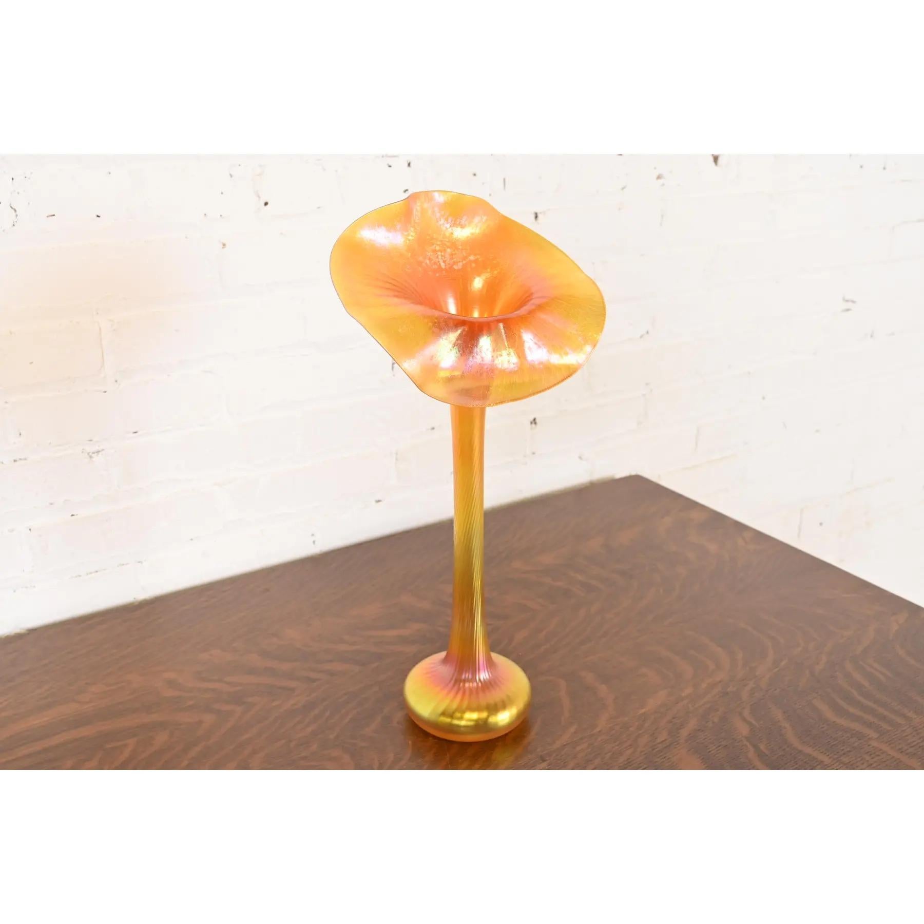 Lundberg Studios Jack in the Pulpit Große Blume Form schillernde Kunst Glas Vase im Zustand „Gut“ im Angebot in South Bend, IN