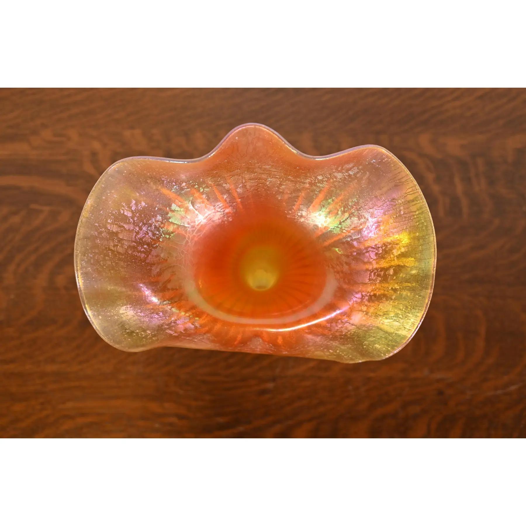 Lundberg Studios Jack in the Pulpit Große Blume Form schillernde Kunst Glas Vase (20. Jahrhundert) im Angebot