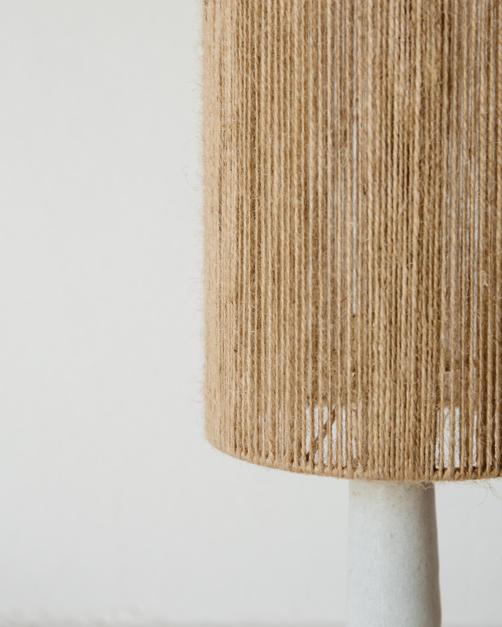 Autre Lampe de table Lune en céramique blanc crème mat par Grès Éditions en vente