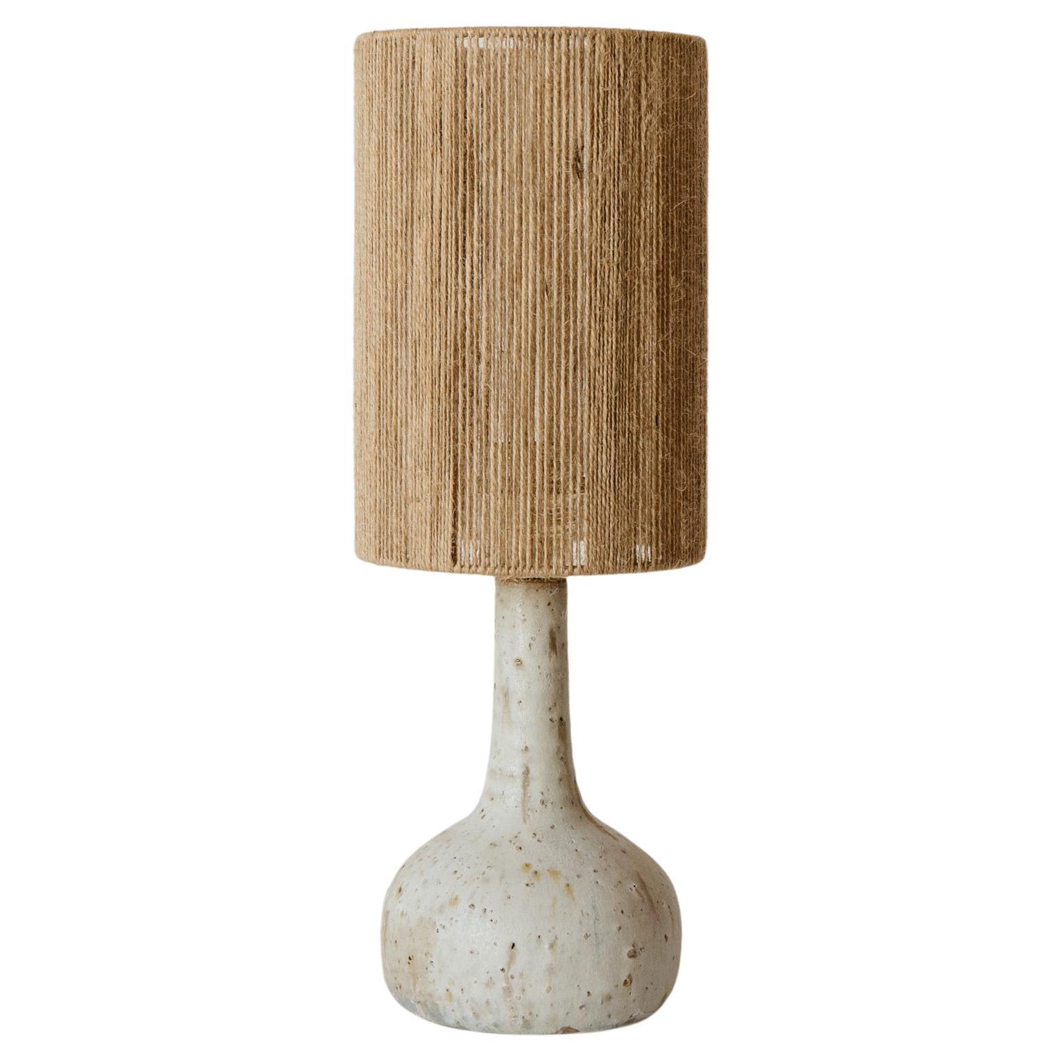 Lampada da tavolo Lune Matte Cream White in ceramica di Grès Éditions