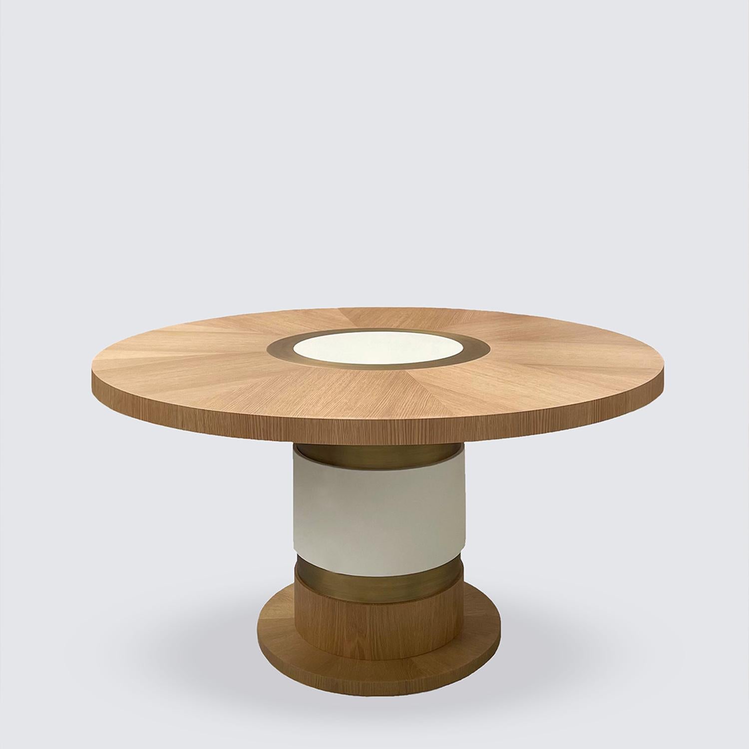 Mid-Century moderno Tavolo Lune del XXI secolo, in Oak calcinato in oro, bronzo e pelle, di Duistt in vendita
