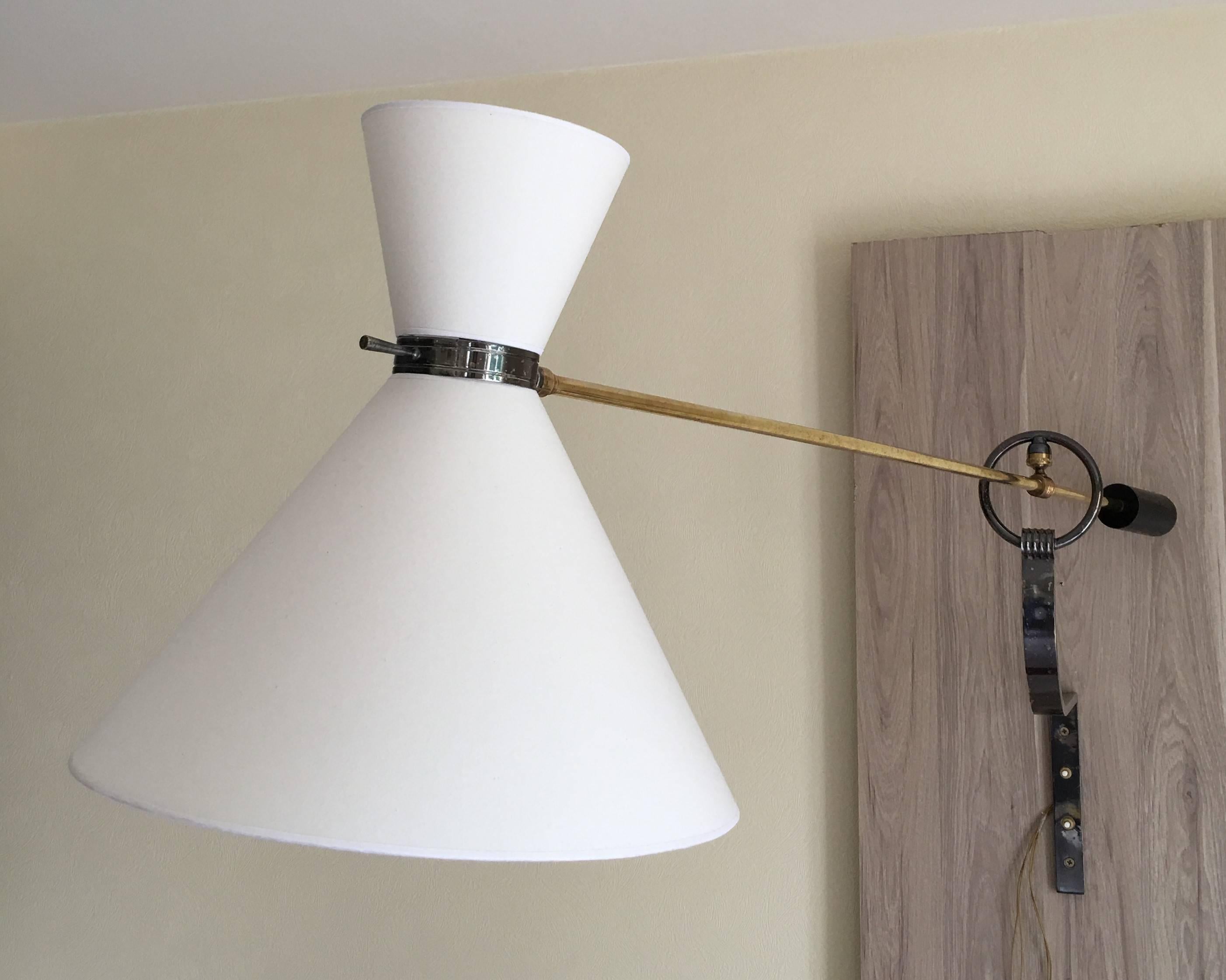 Lunel 1950s Large Swing Arm Counterbalance Wall Lamp, Gunmetal Patina, French In Good Condition For Sale In Aix En Provence, FR