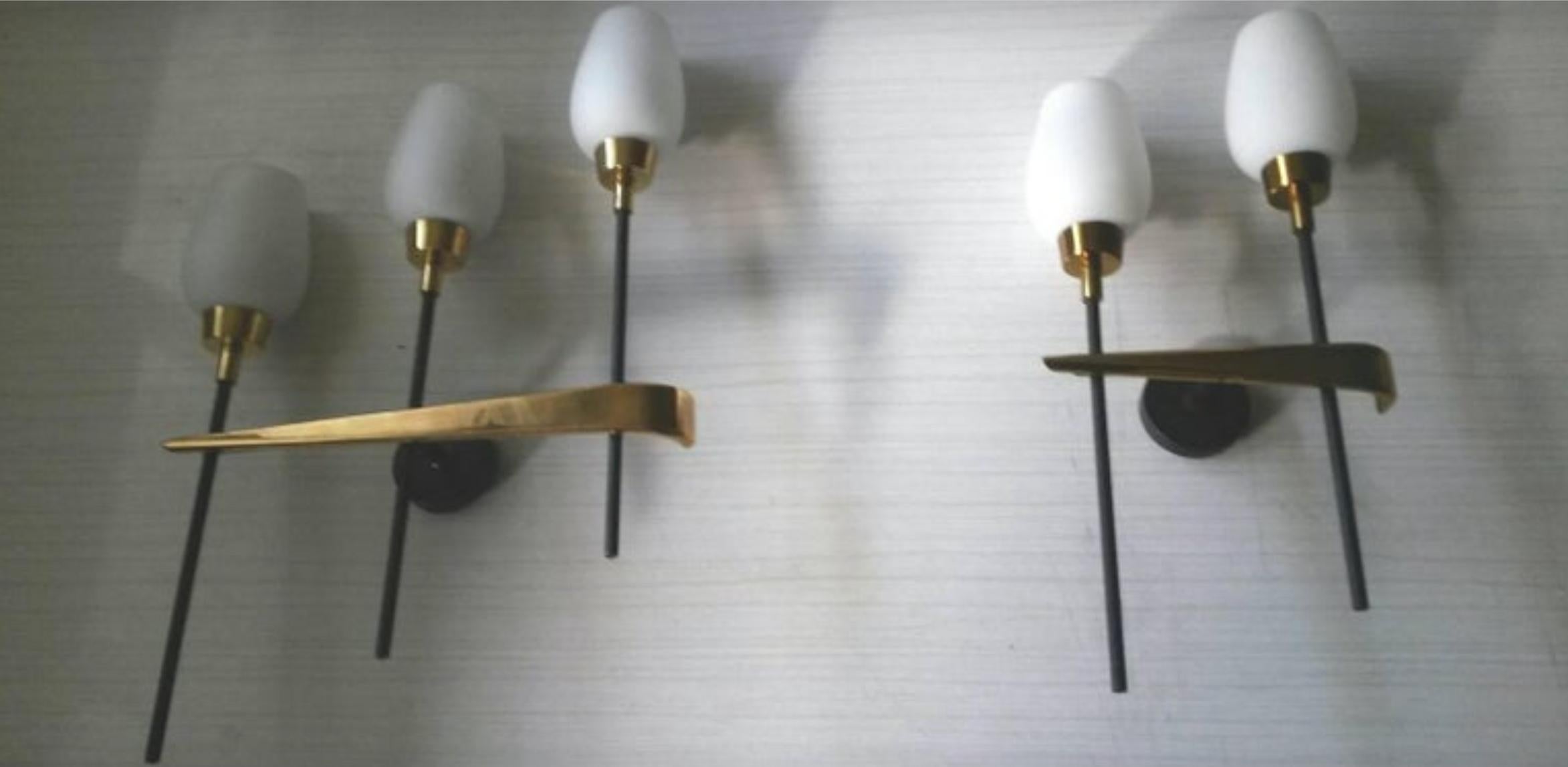 Lunel French Mid-Century Modern Pair of Gilt Bronze White Opaline Sconces, 1950 For Sale 4