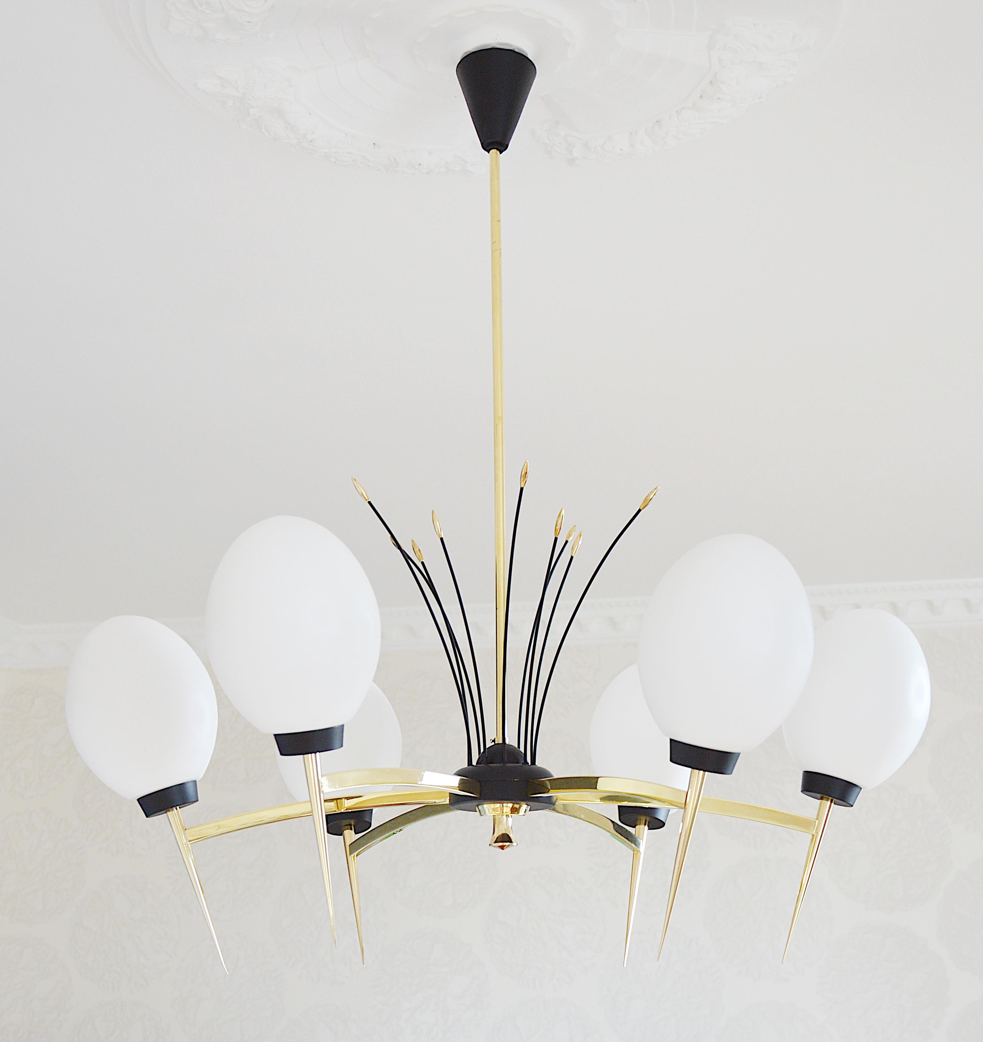 Lunel Gorgeous French Midcentury Chandelier, 1950s For Sale 3