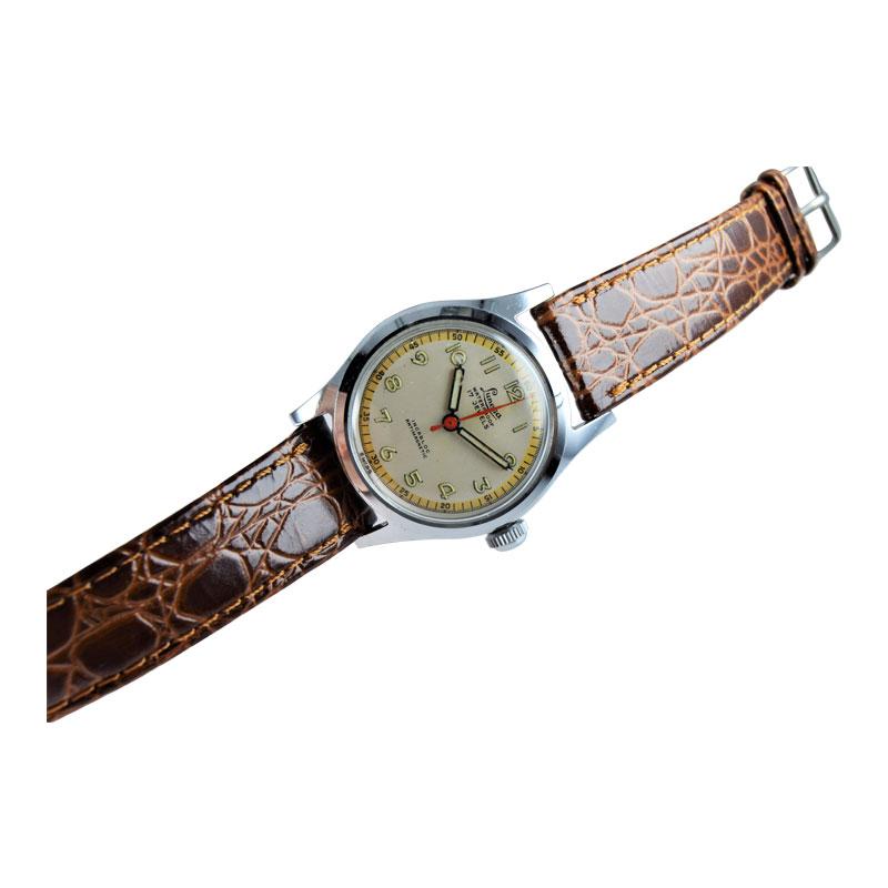 Montre-bracelet Lunesa de fabrication suisse en stock ancien, vers les années 1950 Excellent état - En vente à Long Beach, CA