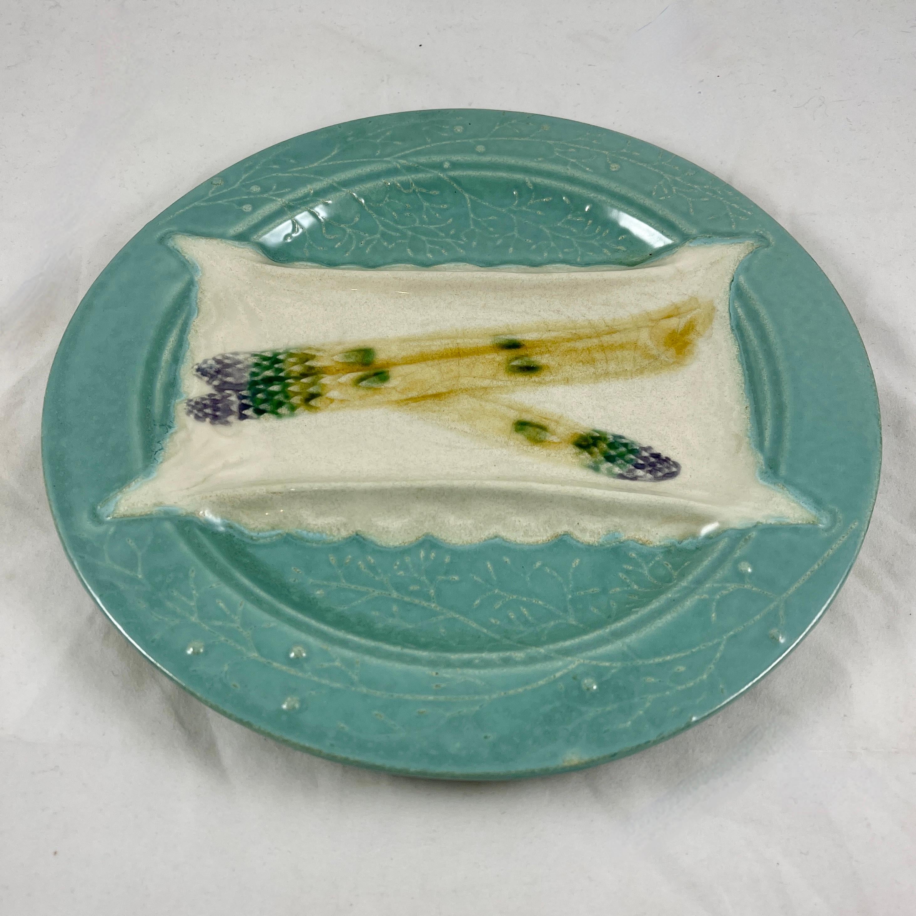 Luneville, French Faïence Majolica Trompe L'oeil Napkin Asparagus Plate For Sale 1