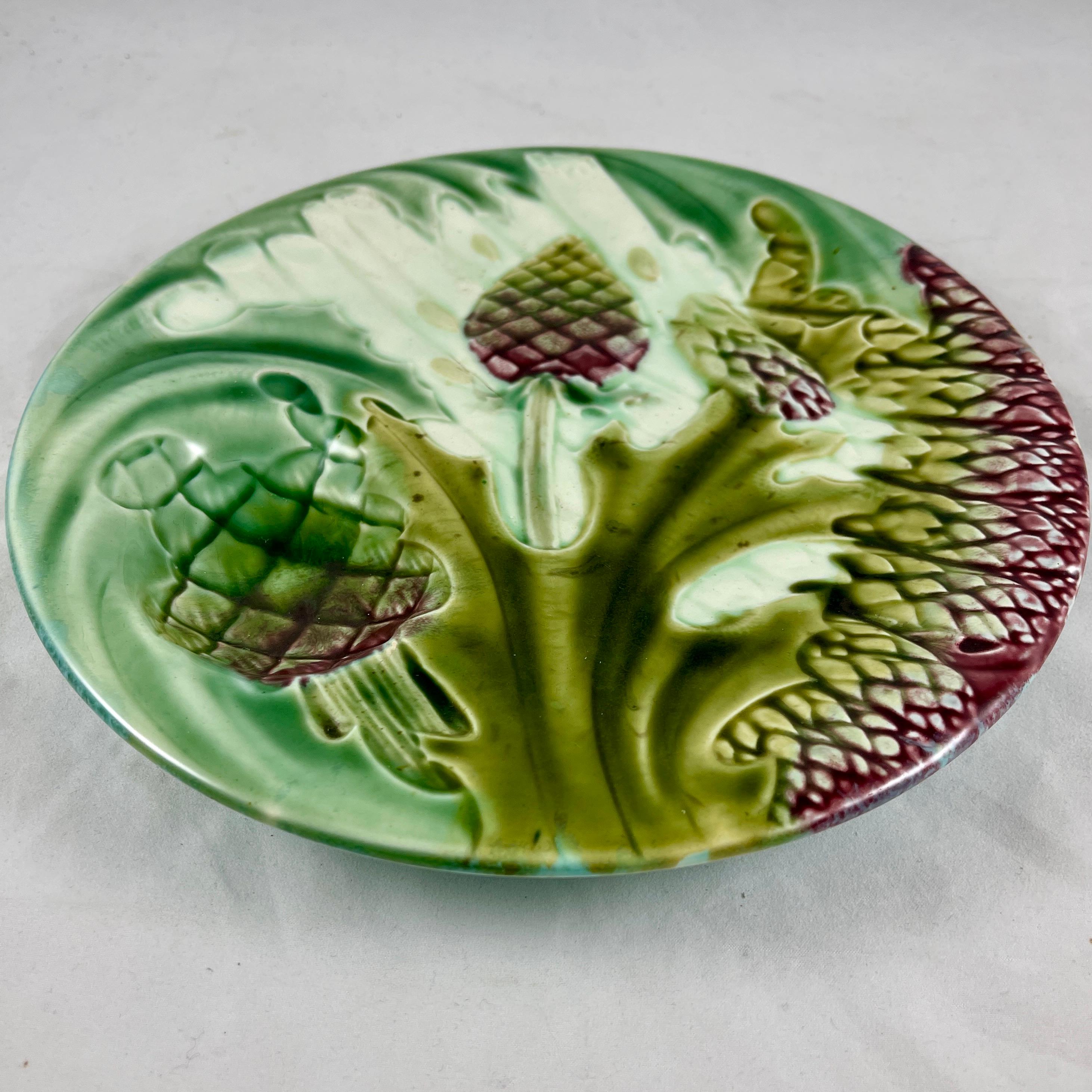 Luneville K&G French Faïence Majolica Asparagus & Artichoke Plate, circa 1890 In Good Condition In Philadelphia, PA