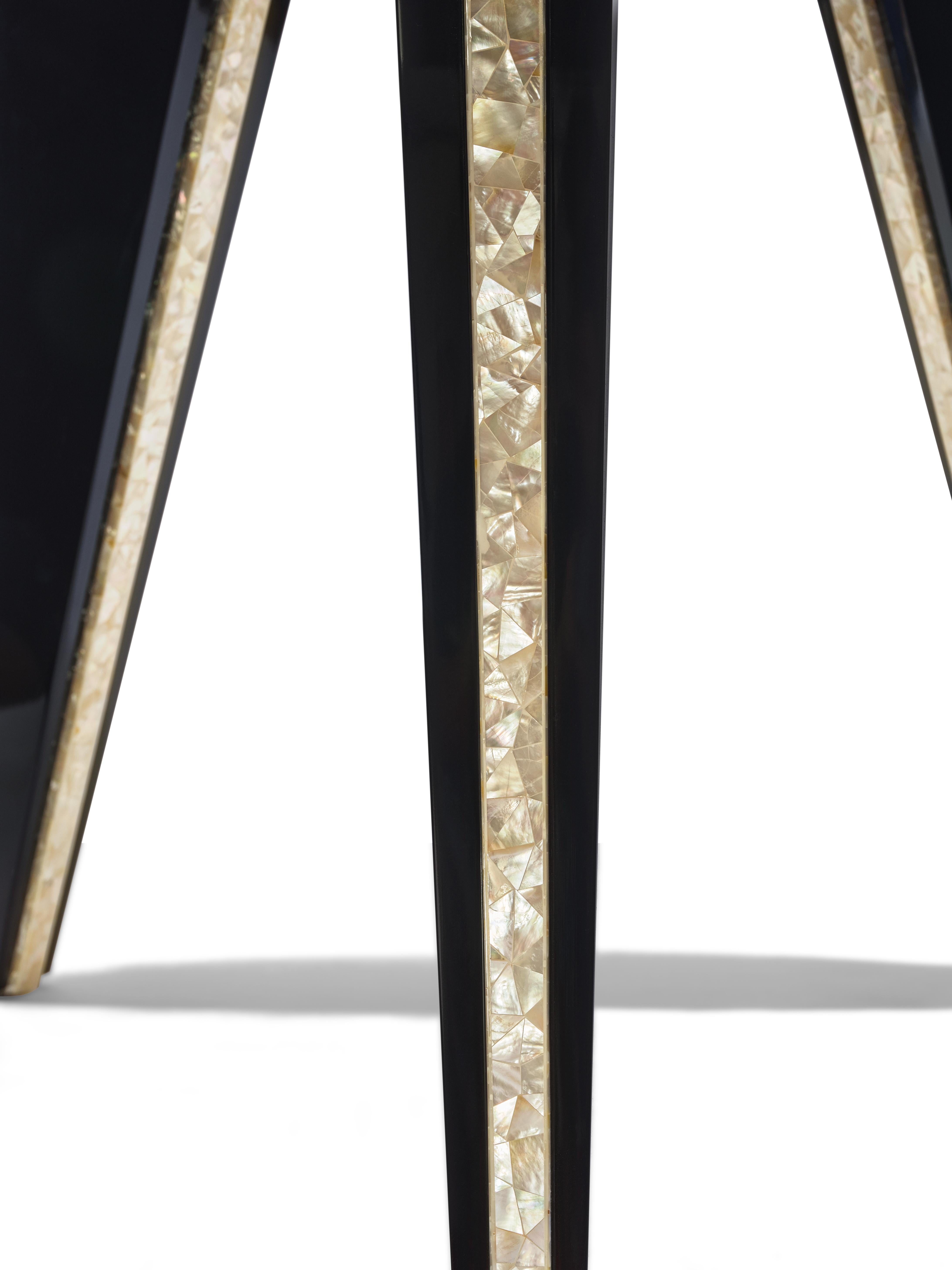 Chinois Table de salle à manger Lunisolar en bois massif et contreplaqué multicouche par Artempo en vente