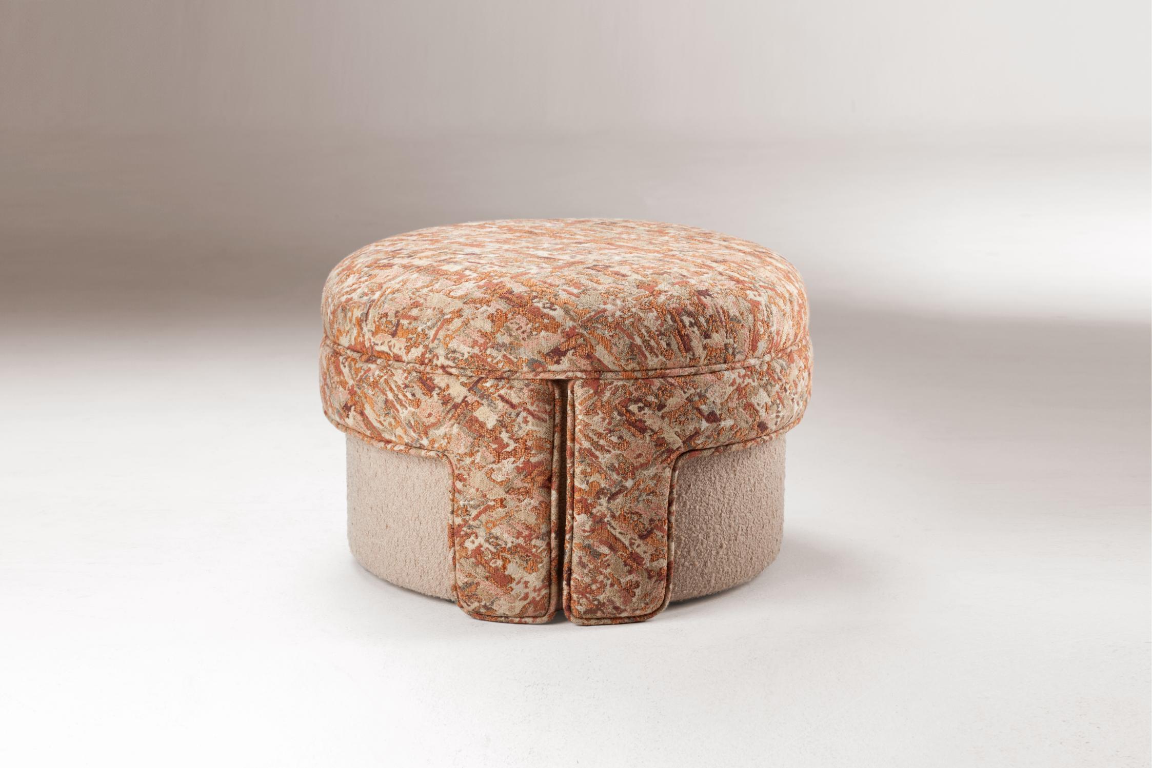 L'unite pouf by Dooq
Dimensions: ø 64 x H 44 cm
Materials: Upholstery.


Dooq is a design company dedicated to celebrate the luxury of living. Creating designs that stimulate the senses, whose conceptual approach is inspired on the unexpected