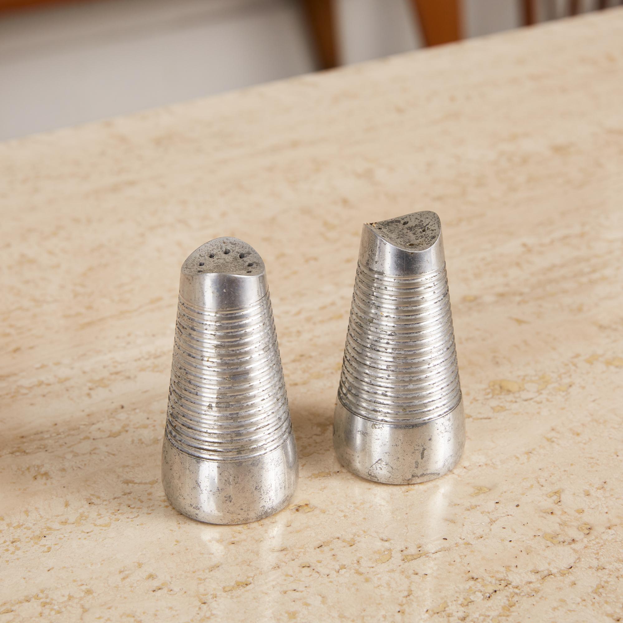 Lunt Design Works Salt & Pepper Shakers In Good Condition For Sale In Los Angeles, CA