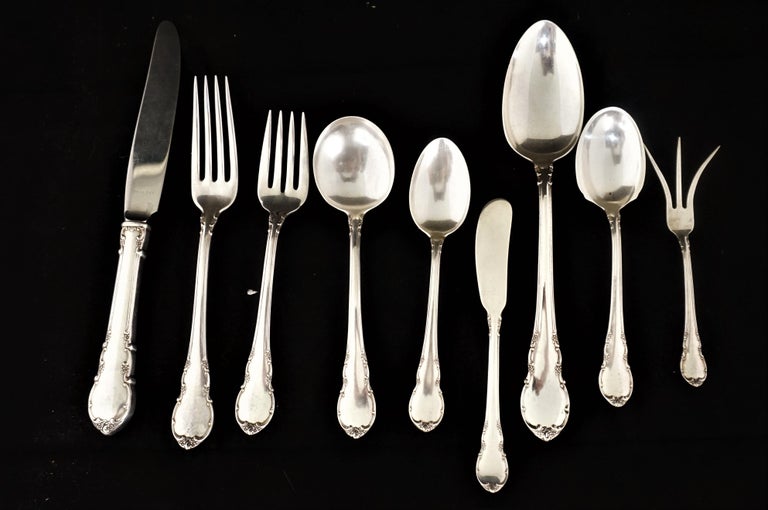 Lunt Modern Victorian Sterling Silver Flatware Set 51 Pieces In Good Condition For Sale In Fairfax, VA