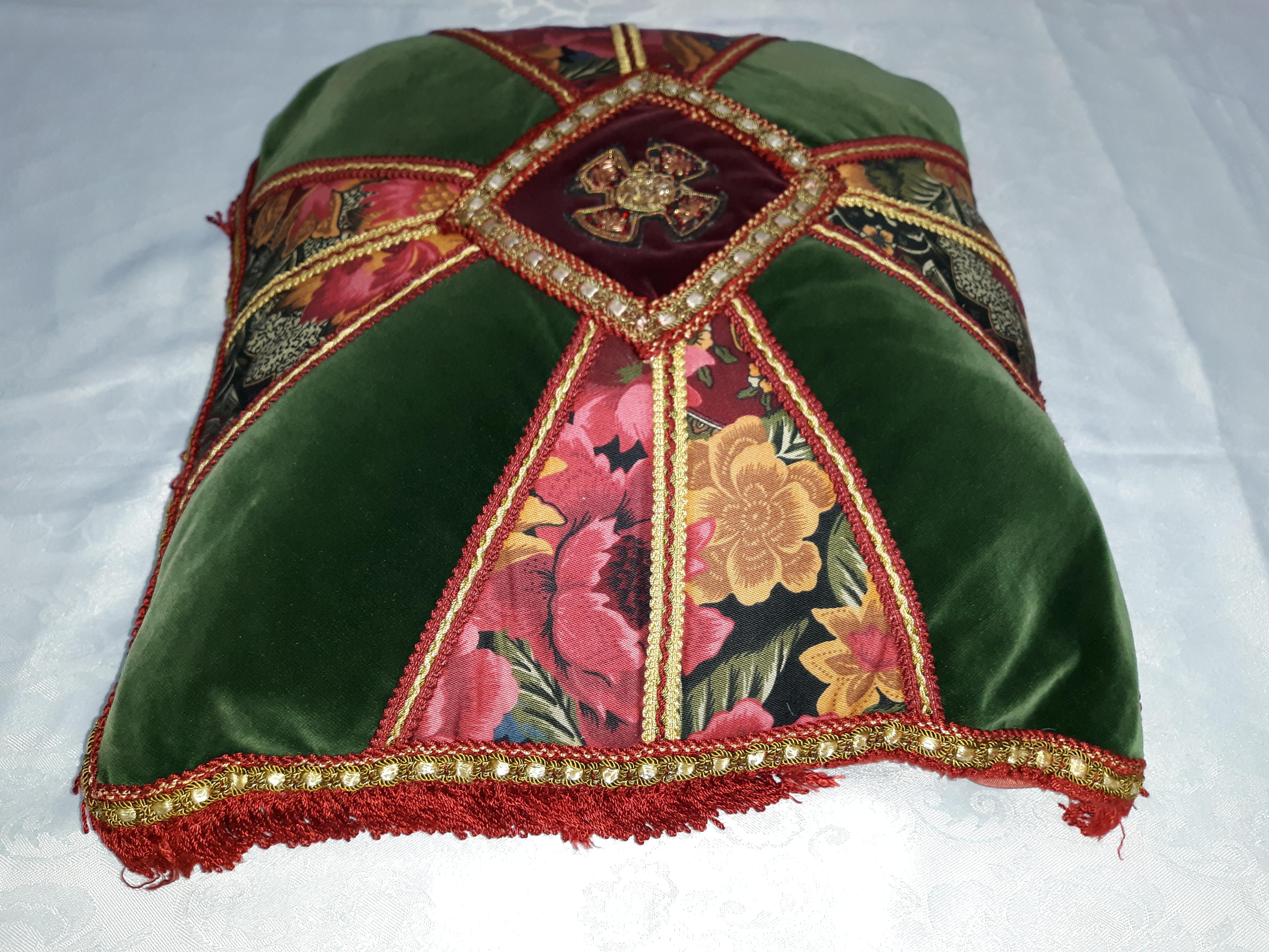 American Colonial Luois XVI Antique Embroidered Cushions Est. 1930 Green & Red Velvet For Sale