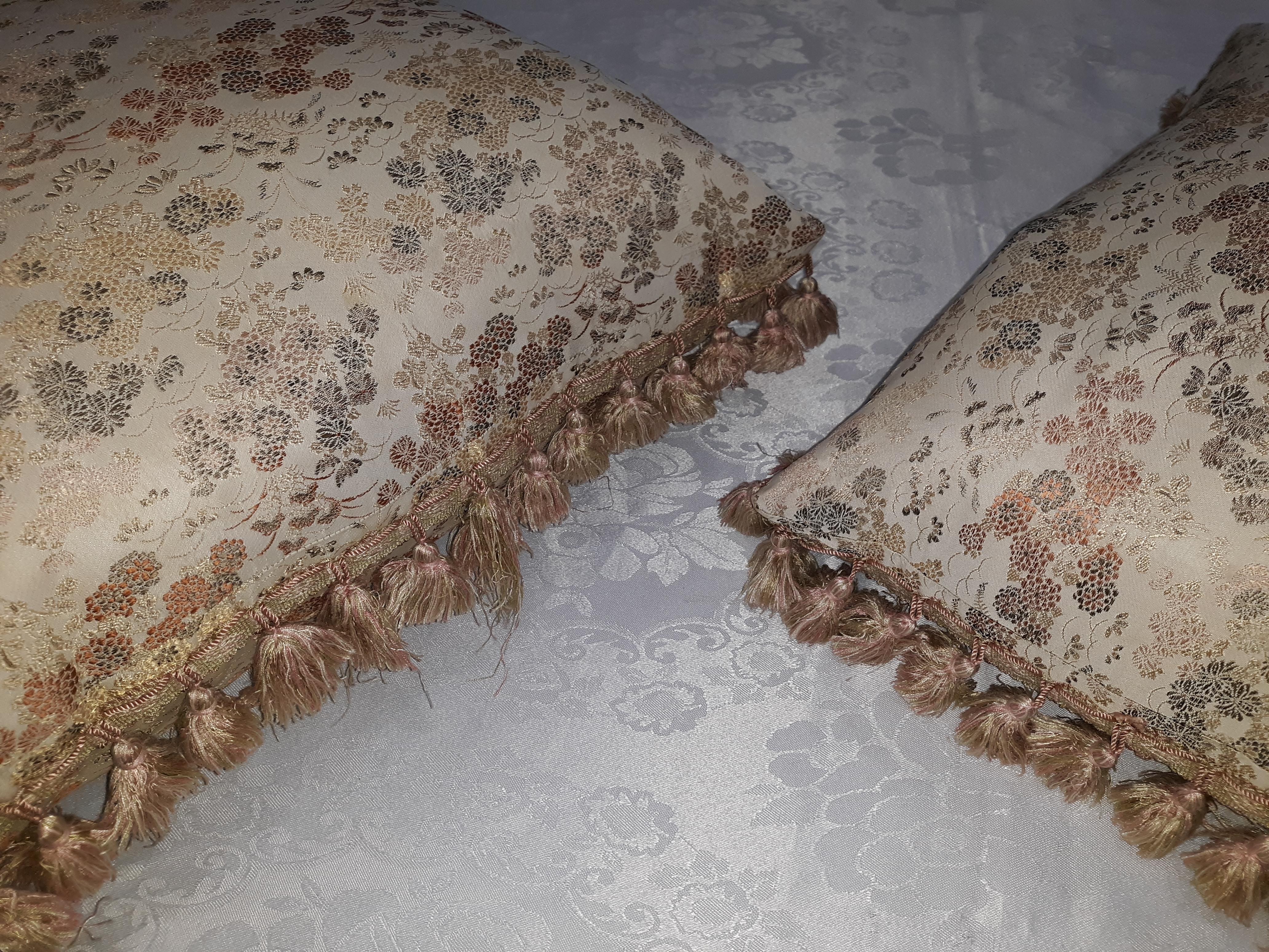 French Luois XVI Elegant Pillow Set For Sale