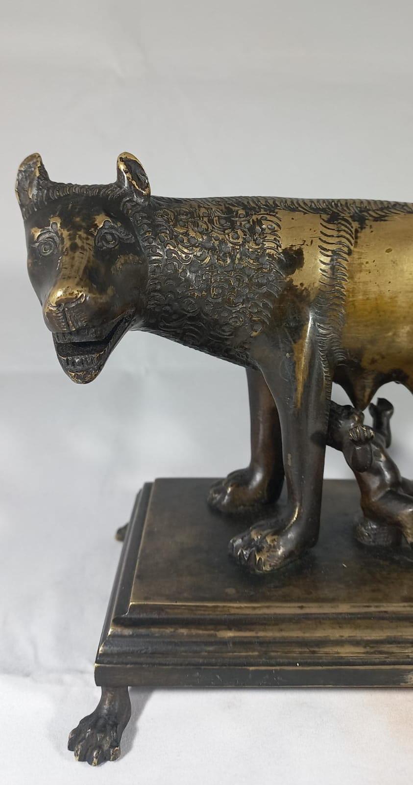 Loba capitolina, escultura de bronce cincelado en Bueno Estado en Salò, IT