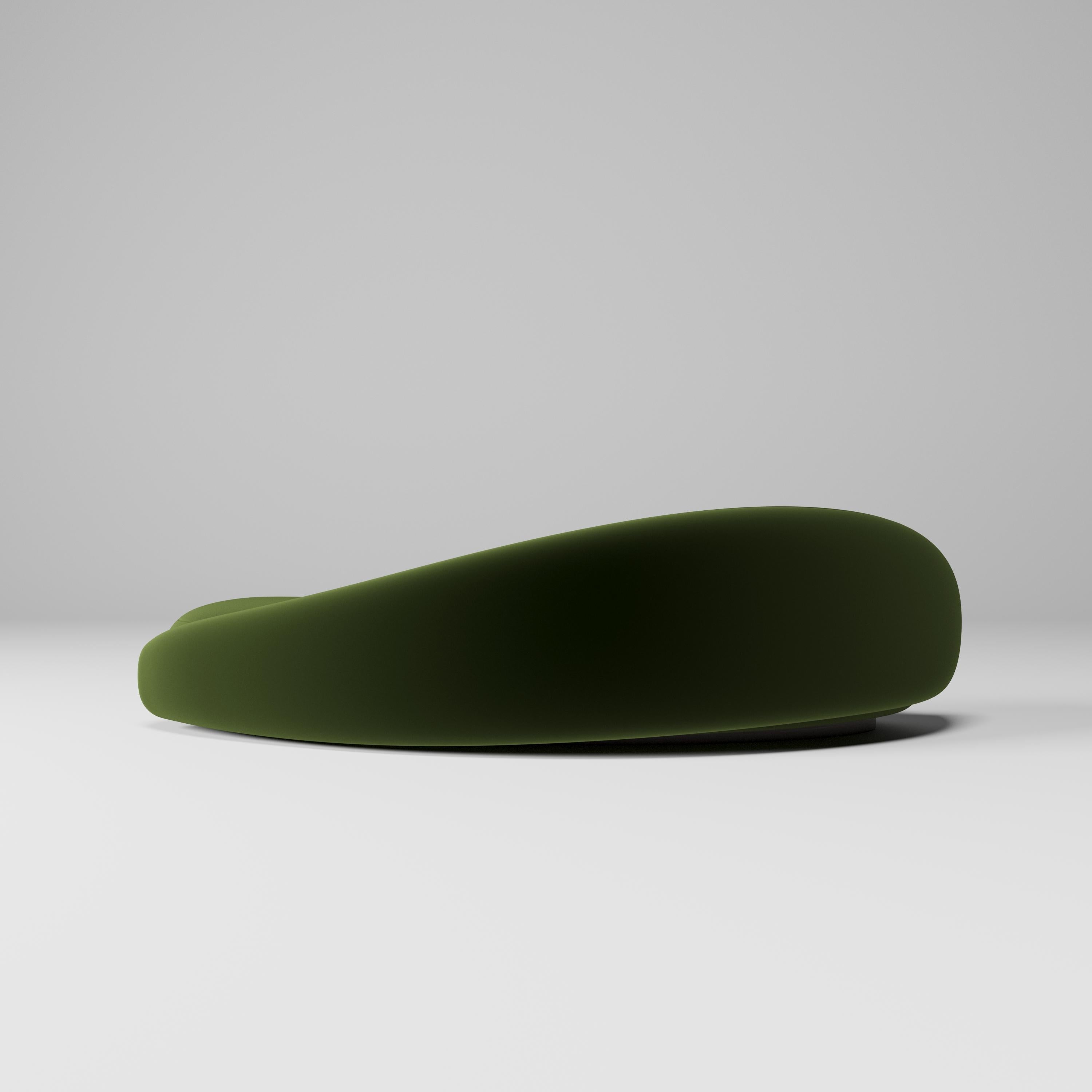 A minimal but uncompromising design... Lupa draws attention with its fluid, asymmetrical curved form; With its solid hornbeam frame structure and high-quality sponge, it maintains its unique form even in frequent use. By design, they take a