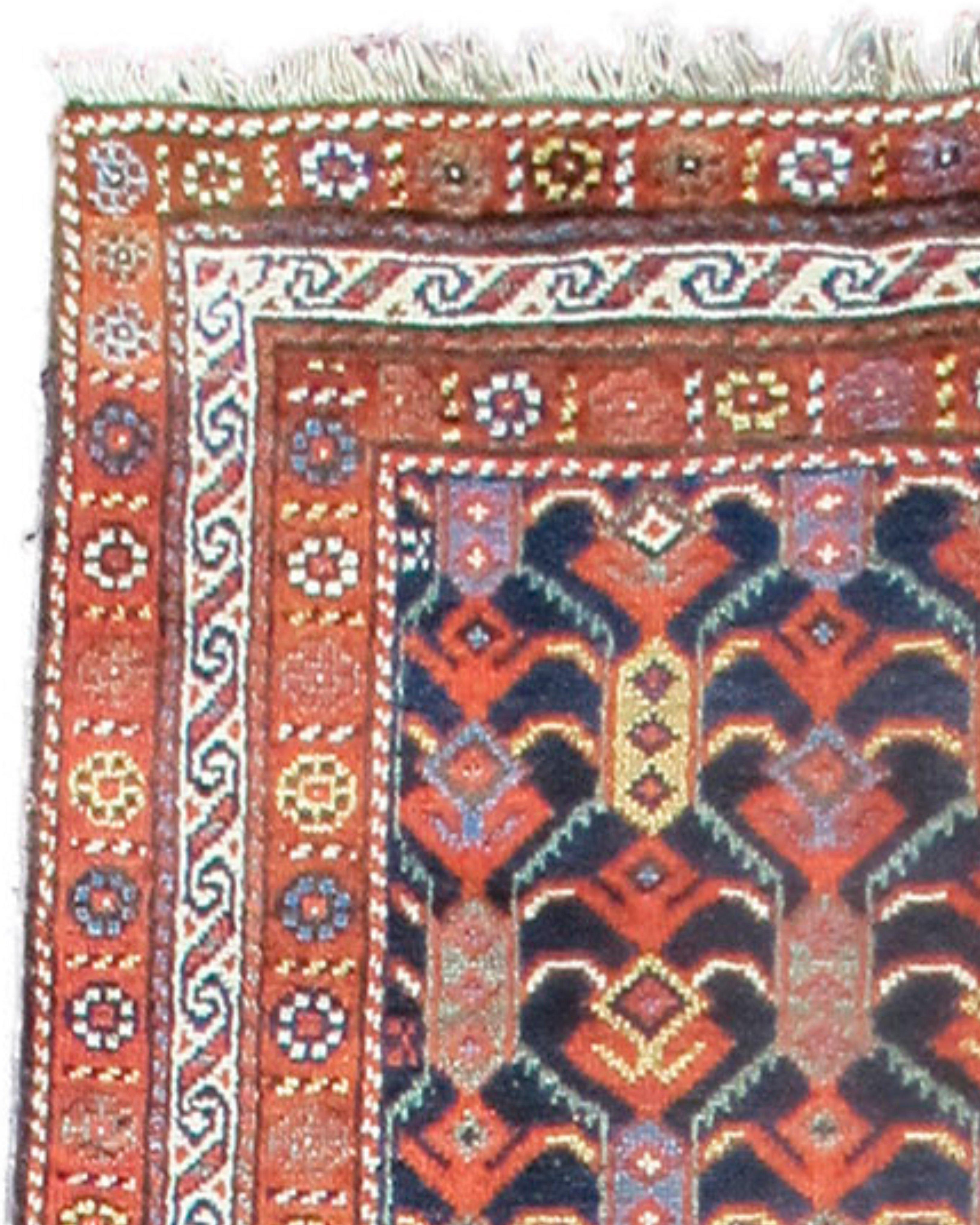 Langer Luri-Teppich, spätes 19. Jahrhundert (Persisch) im Angebot