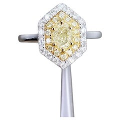 Sechseckiger Ring mit üppigen Zitronen 0,90 Karat gelbem Diamanten