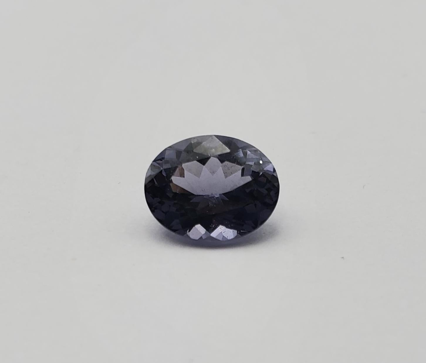 Luscious Natural 1.71ct Oval Platinum Spinel   For Sale 4