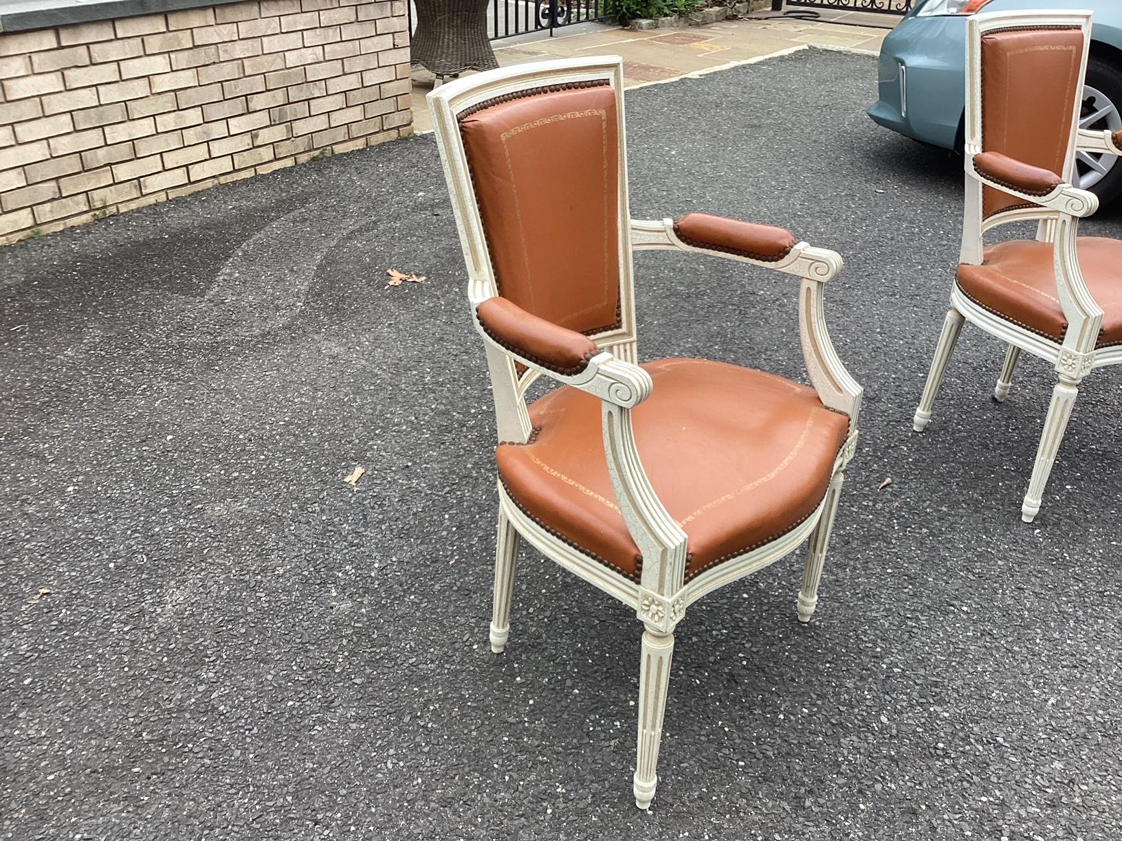 Luscious Pair of Caramel Leather French Louis XVI Painted Armchairs In Good Condition For Sale In Hopewell, NJ