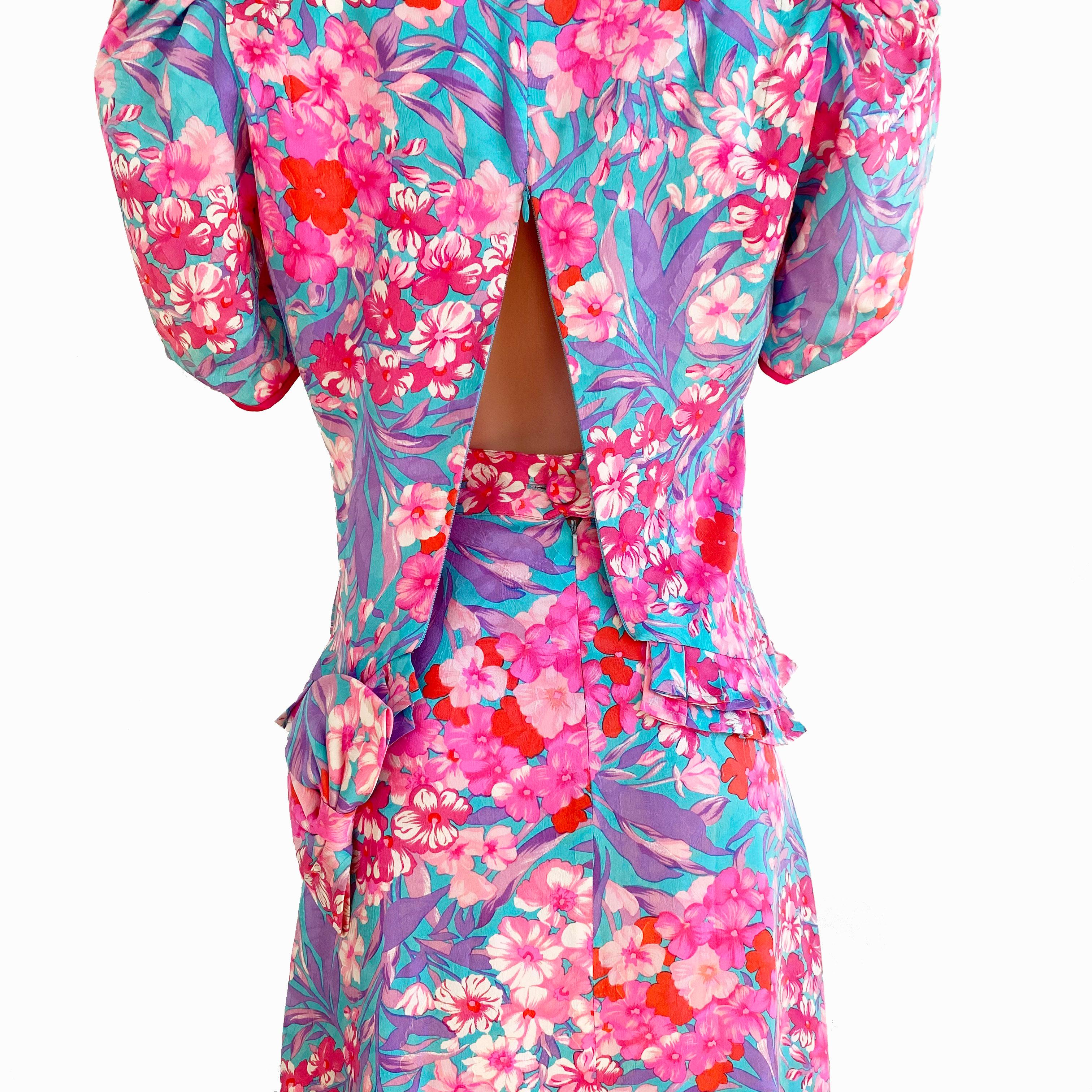 Lush Floral Printed Silk Jacquard Ensemble Set - new with tag For Sale 6