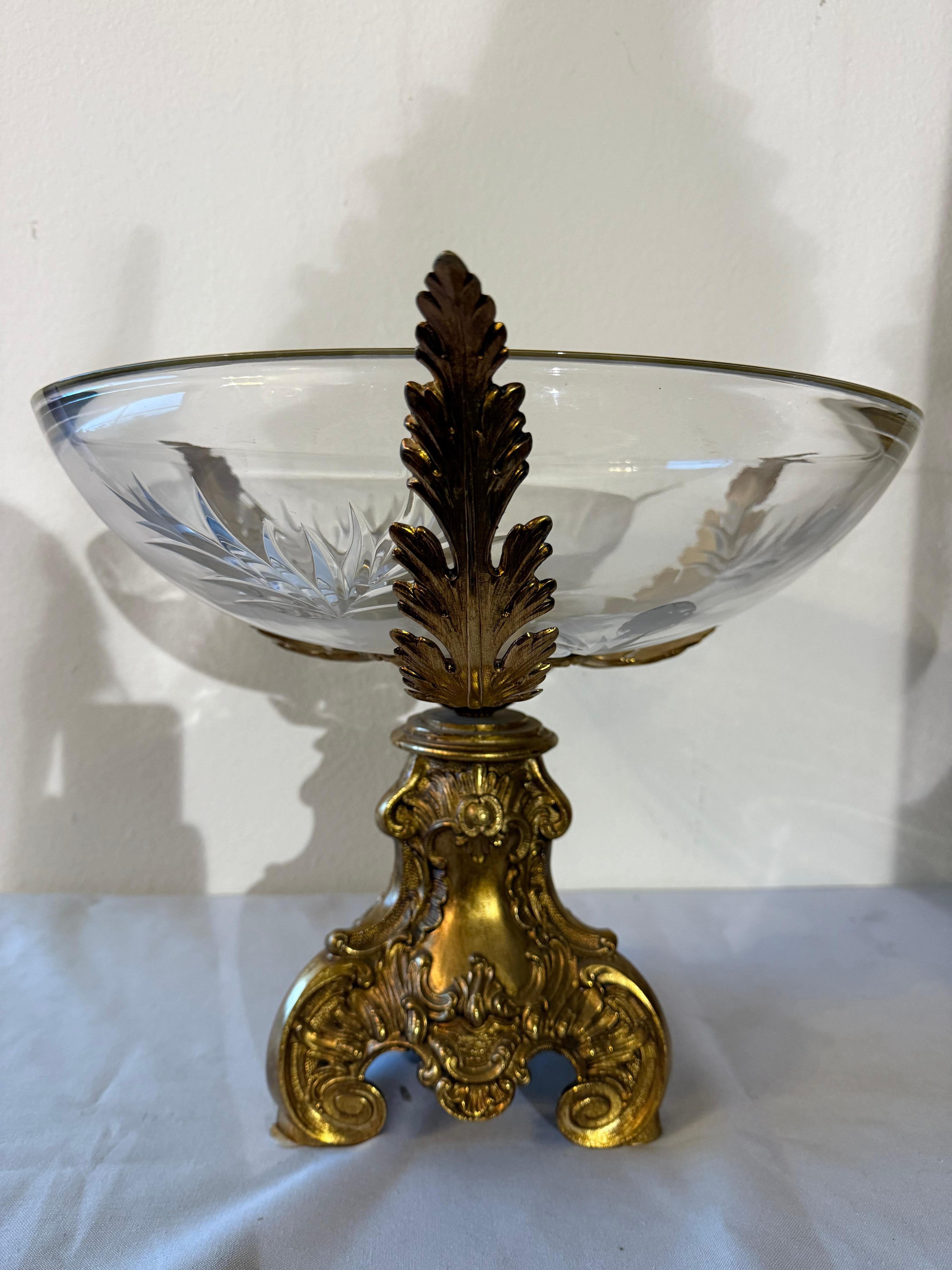 20th Century Luxueux centre de table en bronze doré et cristal dans le style de la Renaissance italienne en vente