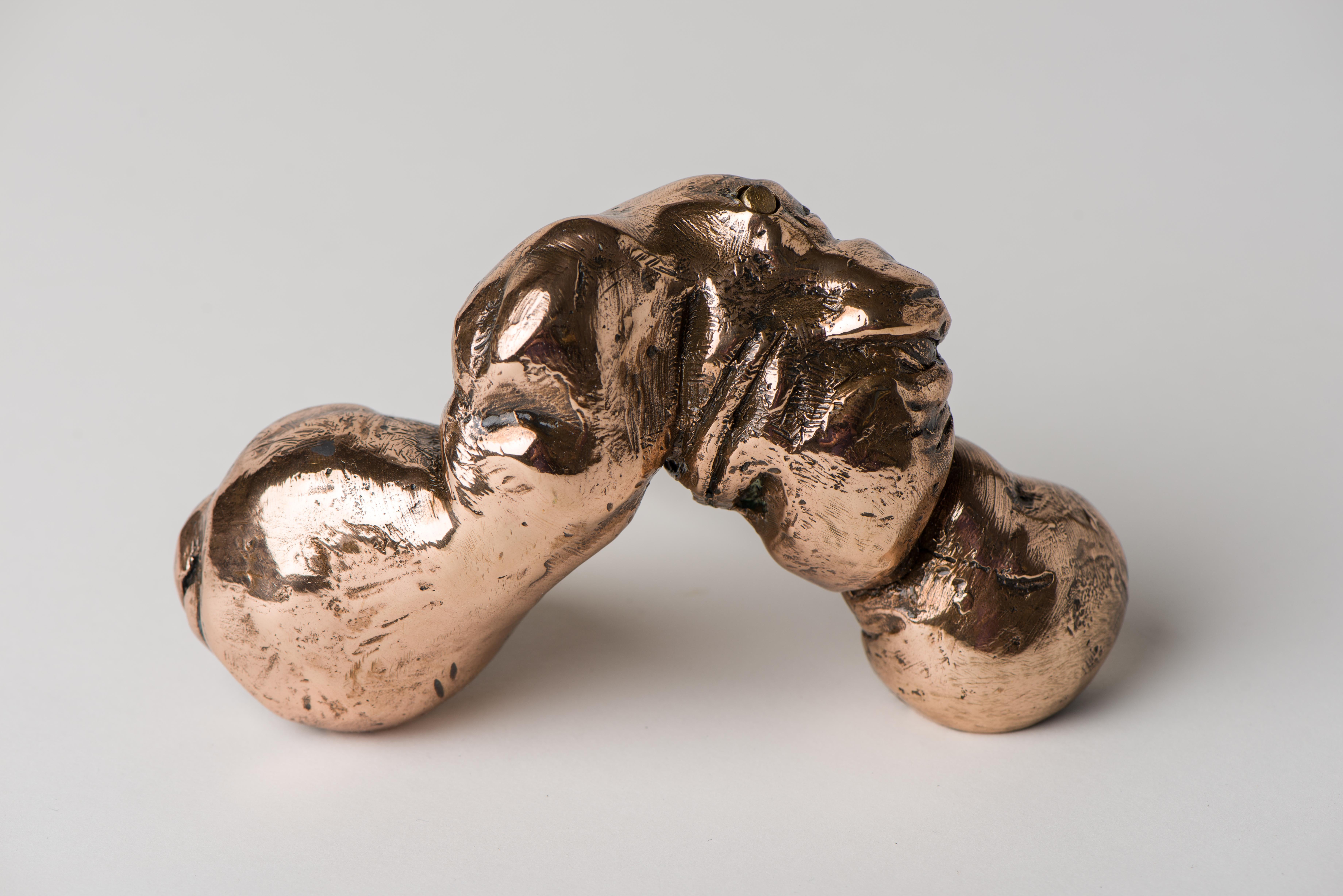 Lustful. On sexuality. The freedom to experience without fear, playfully.

*This sculpture is made up of two pieces
*80% recycled bronze
*Wanderart metal-cast artworks are all hand made, therefore dimensions and weight may vary.

1 piece available
