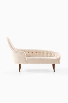 Diván «Lustgården» en haya y bouclé, diseño de Kerstin Hörlin-Holmquist, década de los 50