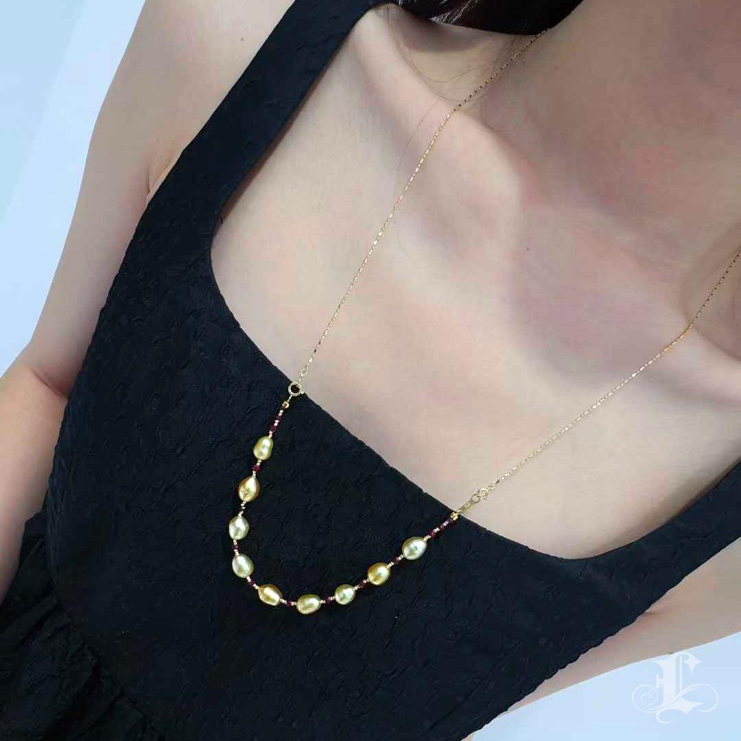 【Lustre Arc】 Wandelbares Südsee Keshi Perlen Rubin Halsband-Set mit 18K Gold im Angebot 6