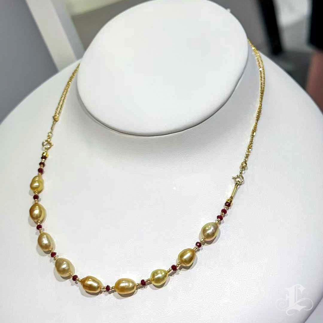 【Lustre Arc】 Wandelbares Südsee Keshi Perlen Rubin Halsband-Set mit 18K Gold im Angebot 2