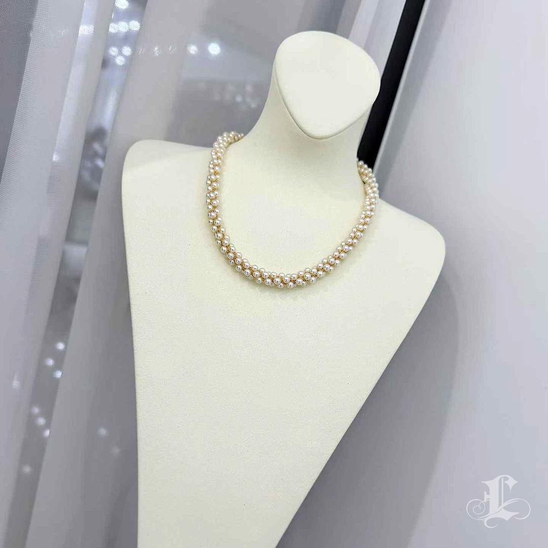 Arco di lucentezza TASAKI - Collana di perle Akoya a doppio filo filettato in vendita 5