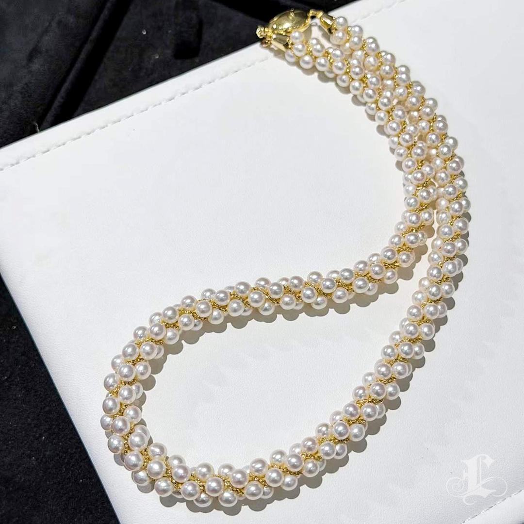 Arco di lucentezza TASAKI - Collana di perle Akoya a doppio filo filettato In condizioni Nuovo in vendita a New York, NY