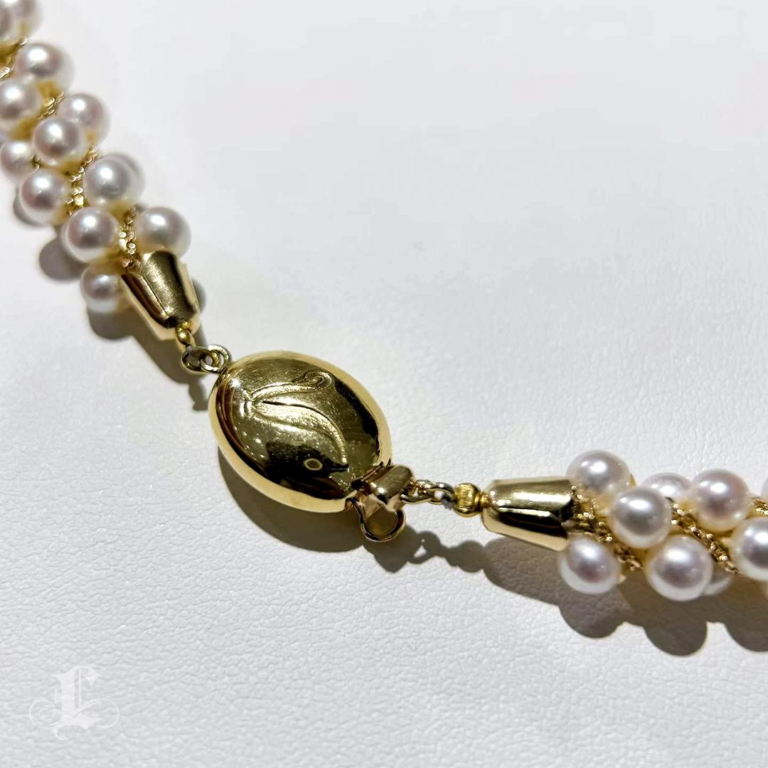 Arco di lucentezza TASAKI - Collana di perle Akoya a doppio filo filettato in vendita 4