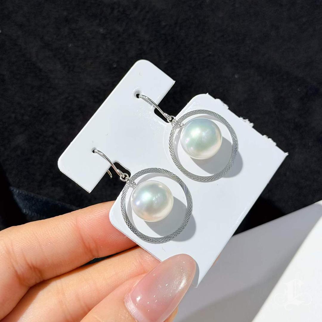 【Lustre Arc】18K Boucles d'oreilles Halo en or avec perles des mers du Sud Pour femmes en vente