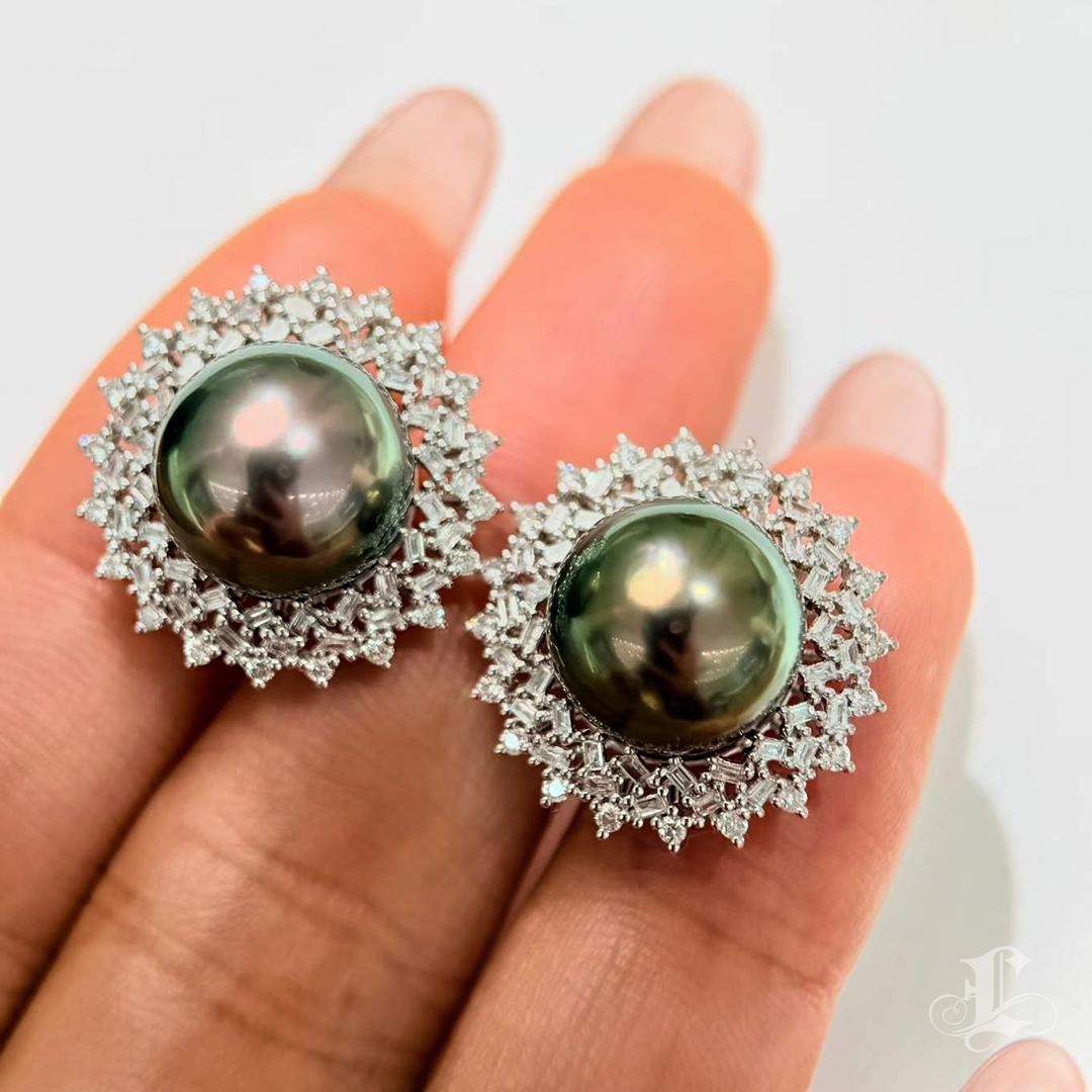 Women's 【Crown Radiance】Aurora Tahitian Pearl Diamond Halo Earrings For Sale