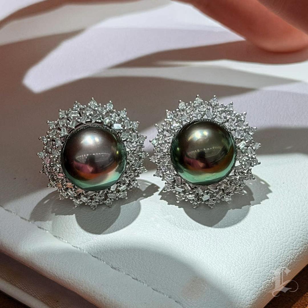 【Crown Radiance】Aurora Tahitian Pearl Diamond Halo Earrings For Sale 1