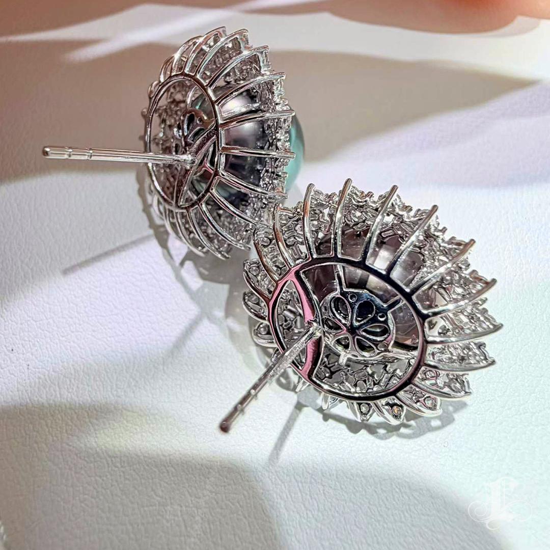 【Crown Radiance】Aurora Tahitian Pearl Diamond Halo Earrings For Sale 4