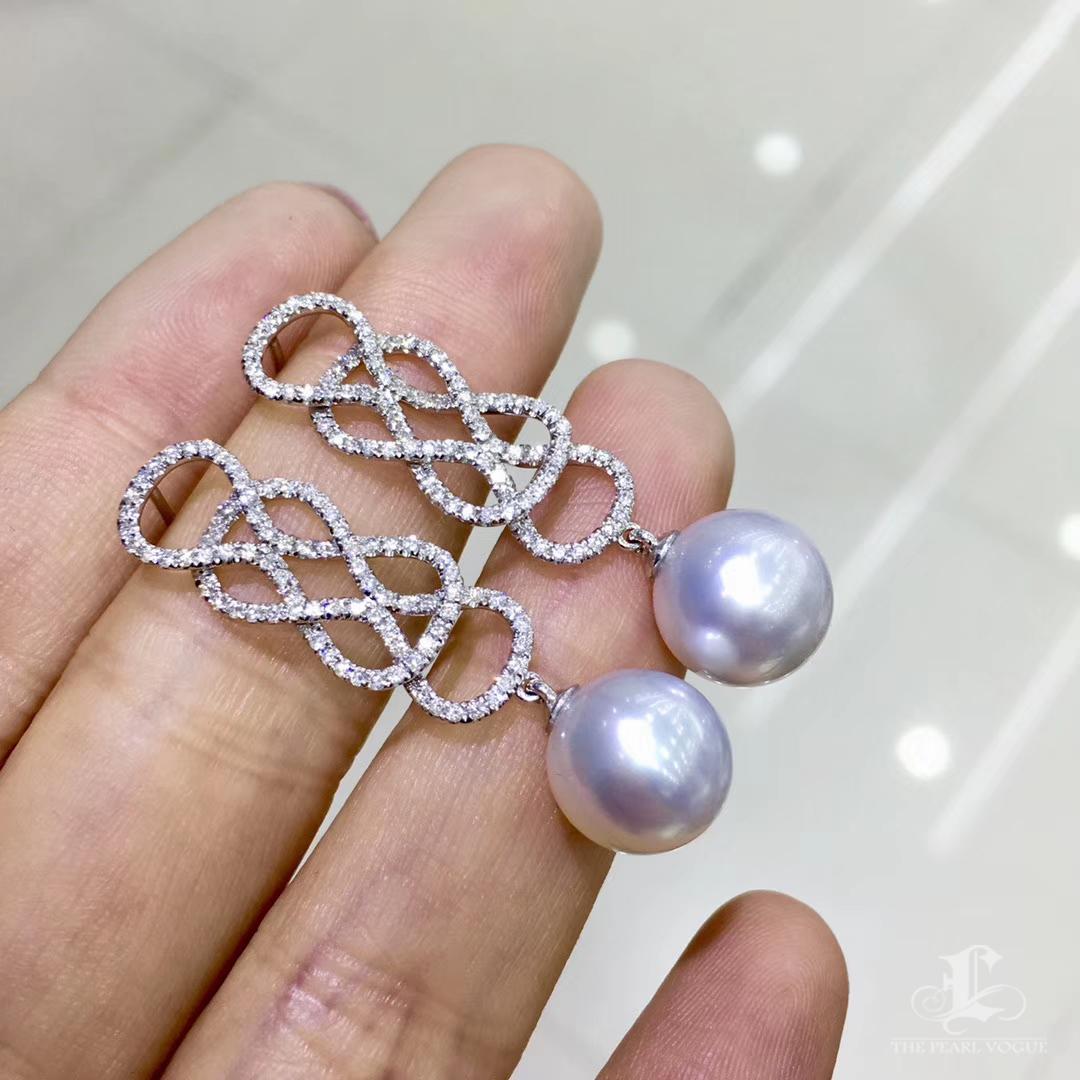 【Lustre Arc】Infinity Motif South Sea Pearl & Diamond White Gold Set For Sale 3