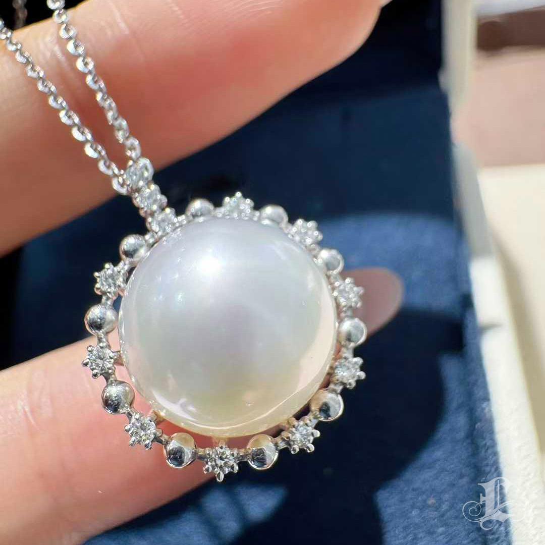 【Lustre Arc】PSL Phoenix Certified 12.2mm Aurora South Sea Pearl Diamond Pendentif Neuf - En vente à New York, NY