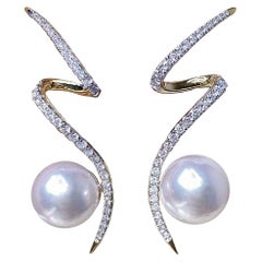 【Geometria scolpita】Orecchini a onda scultorea di perle Akoya Aurora Gala