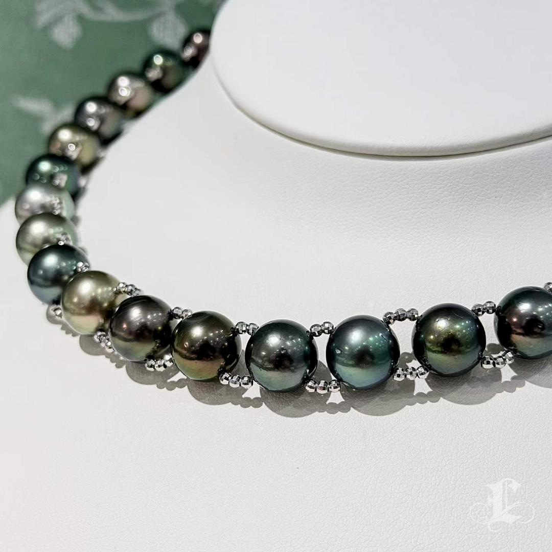 【Lustre Arco]Aurora de Tahití  Collar de perlas y oro blanco de 18 quilates (Creación del diseñador) en venta 3